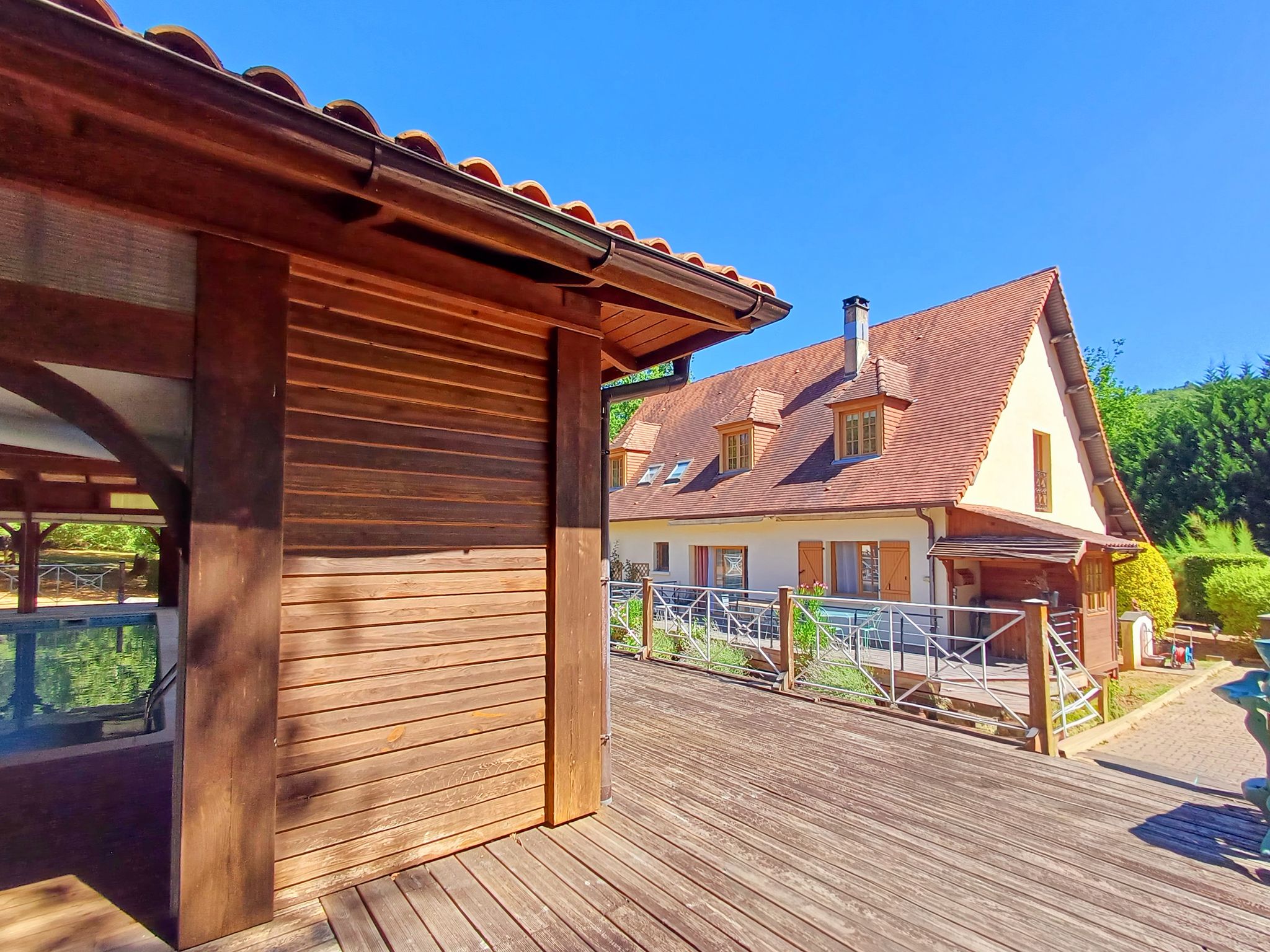 Propriété en France à vendre à Terrasson-Lavilledieu, Dordogne - €598 500 - photo 