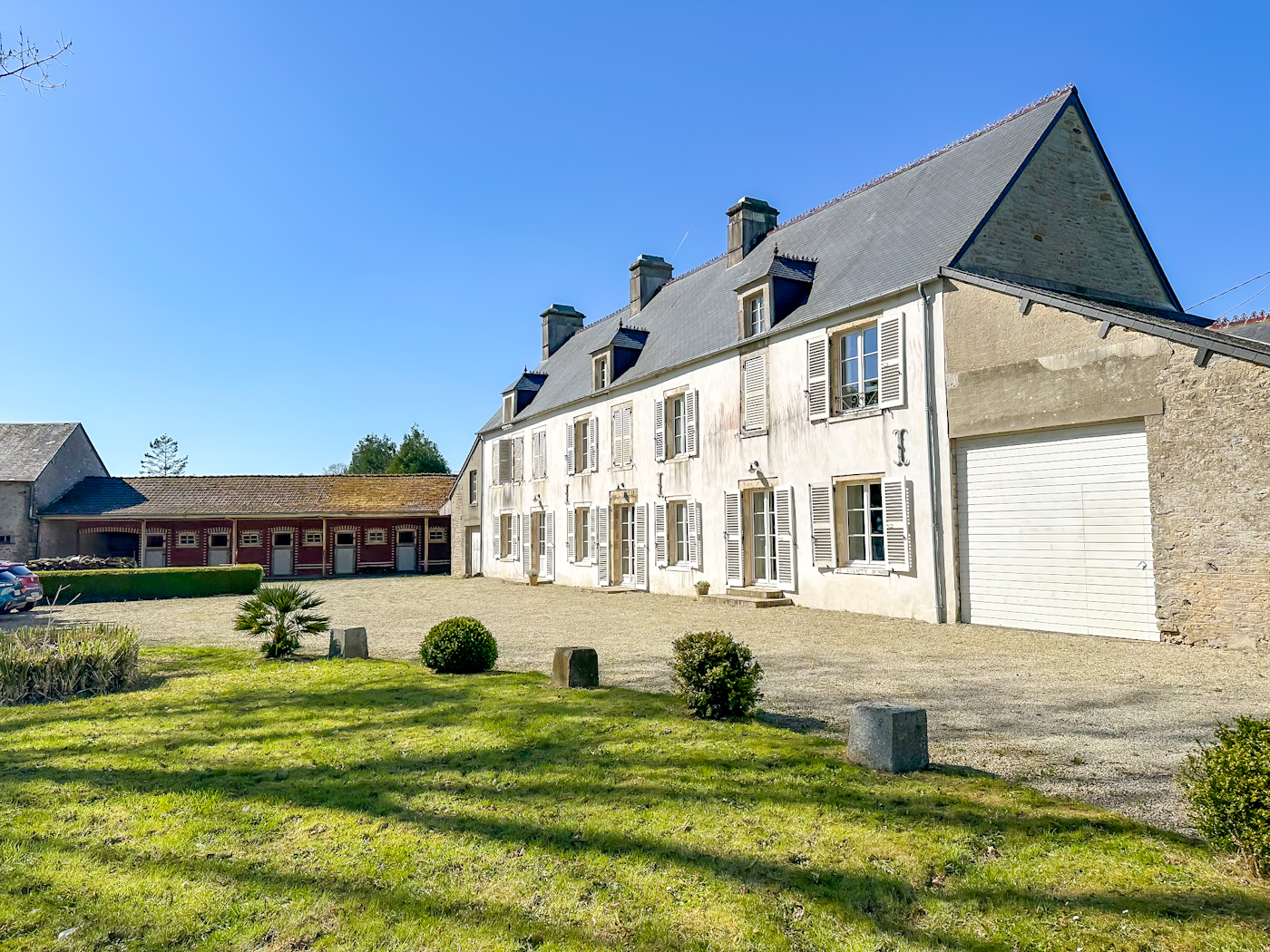 Propriété en France à vendre à Orglandes, Manche - €425 000 - photo 