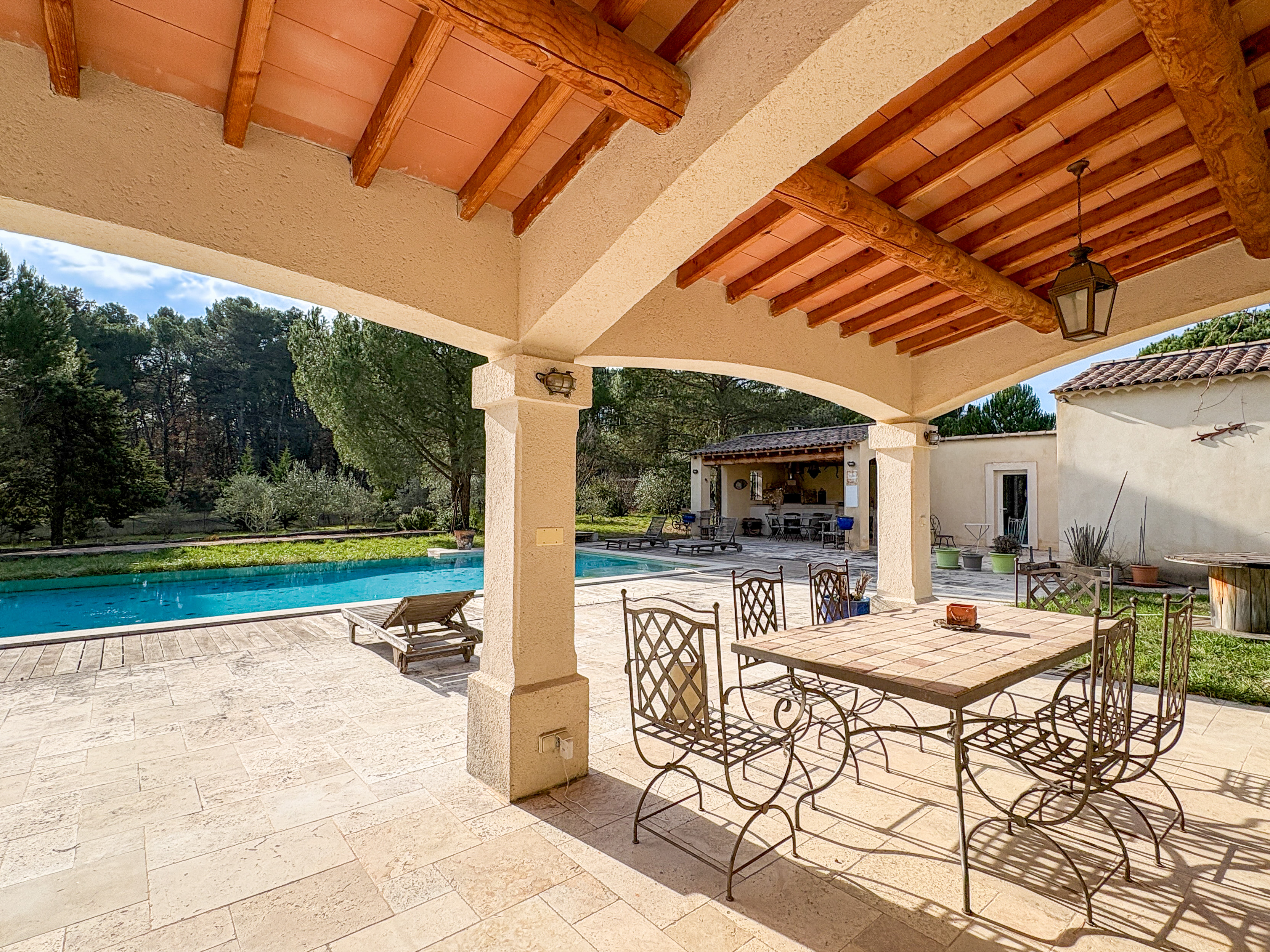 French property for sale in Trets, Bouches-du-Rhône - €1,260,000 - photo 