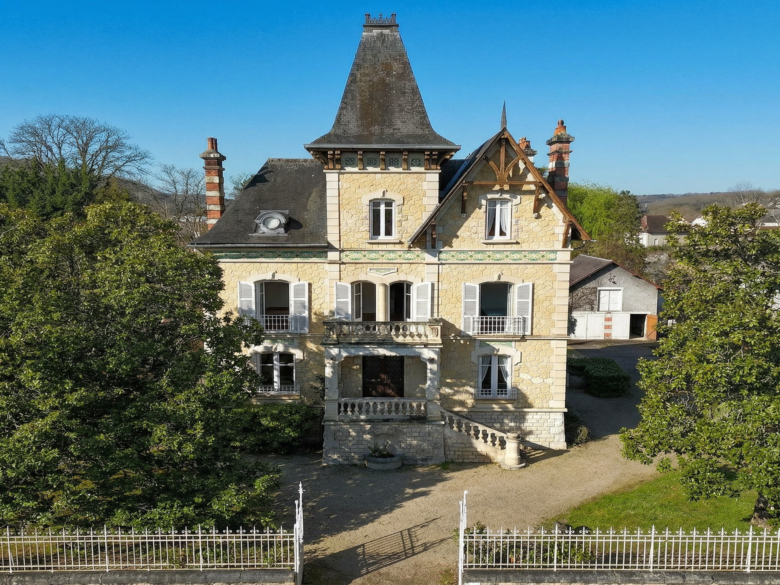 French property for sale in Terrasson-Lavilledieu, Dordogne - €900,000 - photo 