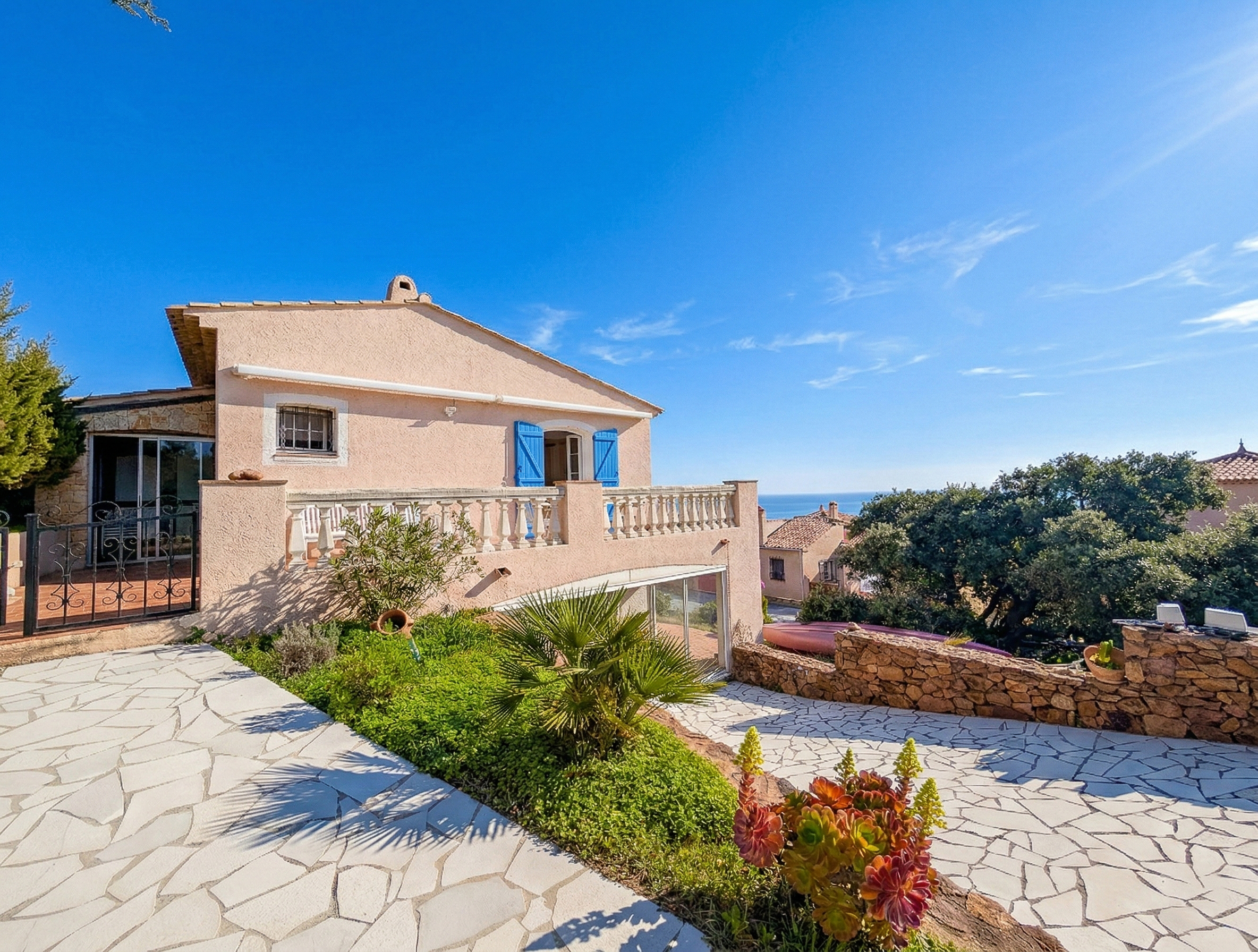 Propriété en France à vendre à Saint-Raphaël, Var - €1 370 000 - photo 