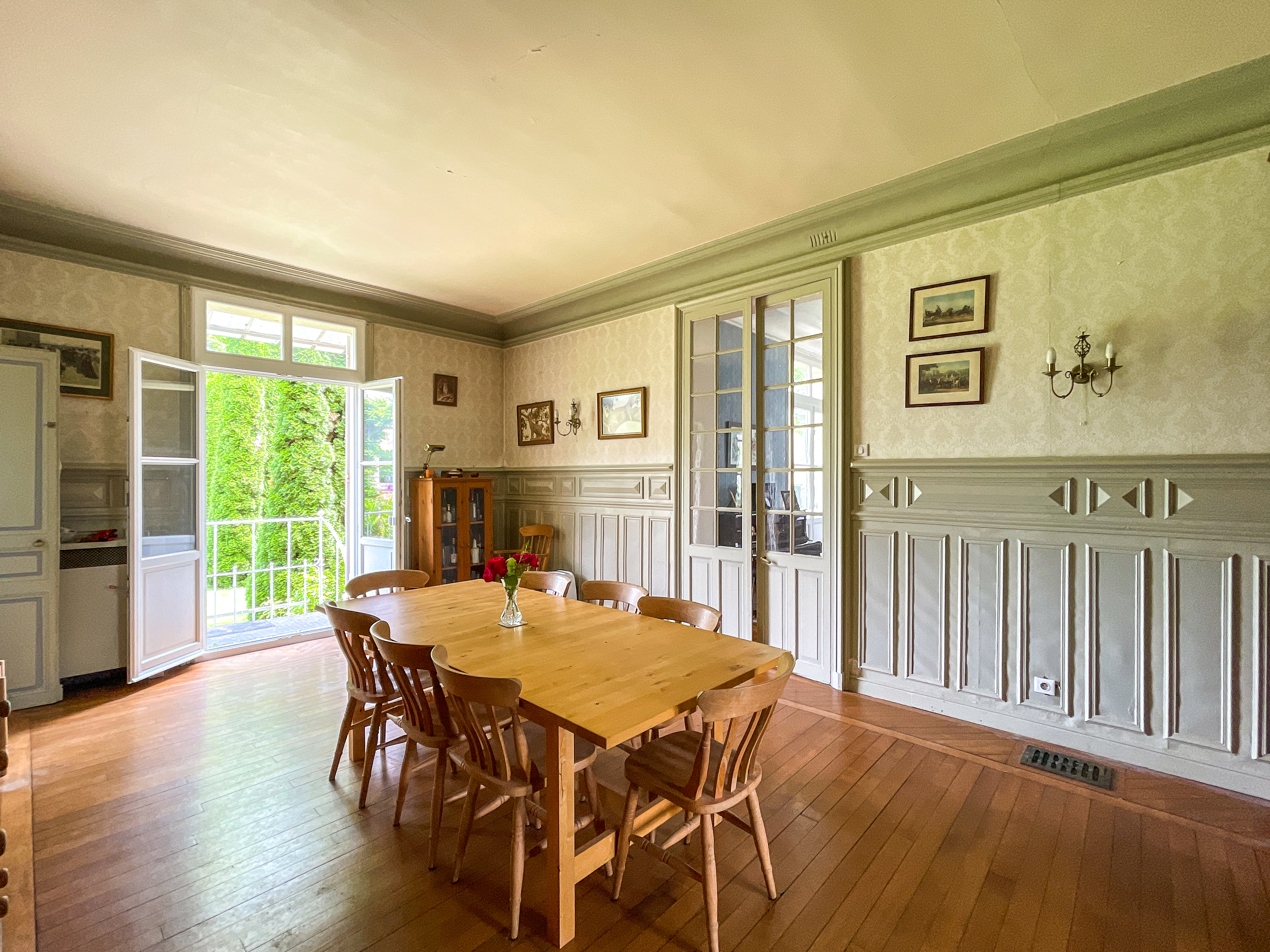 French property for sale in Mouy, Oise - €780,000 - photo 