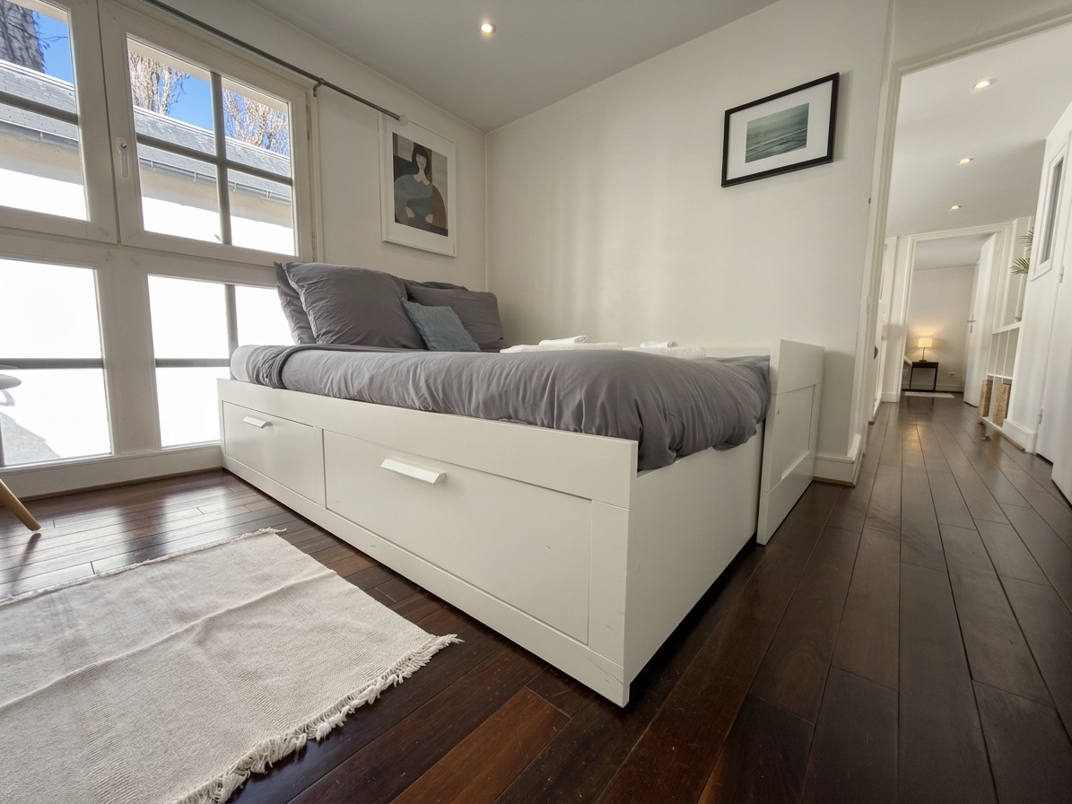 French property for sale in Paris, Paris - €1,250,000 - photo 