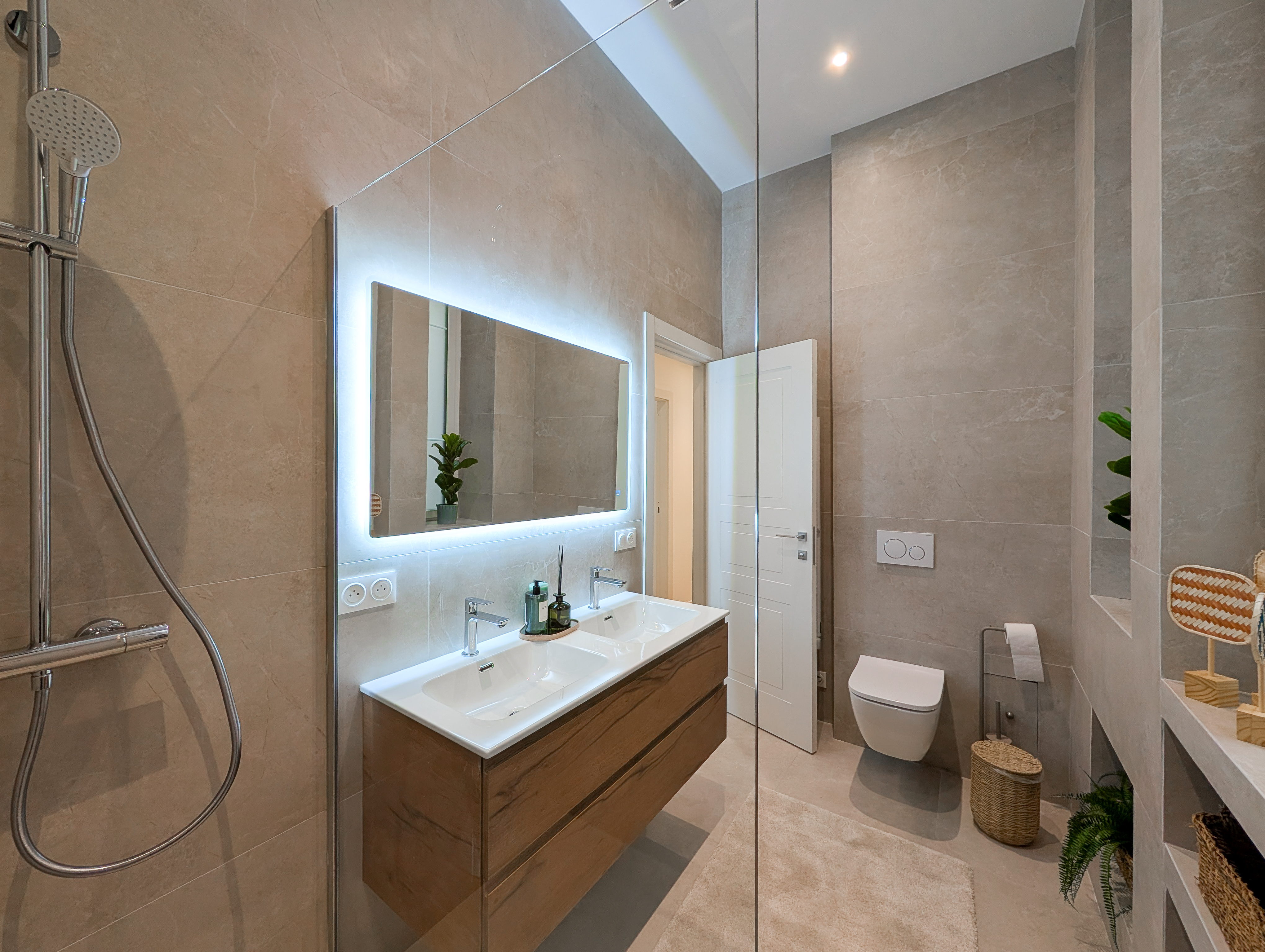 French property for sale in Nice, Alpes-Maritimes - €1,045,000 - photo 