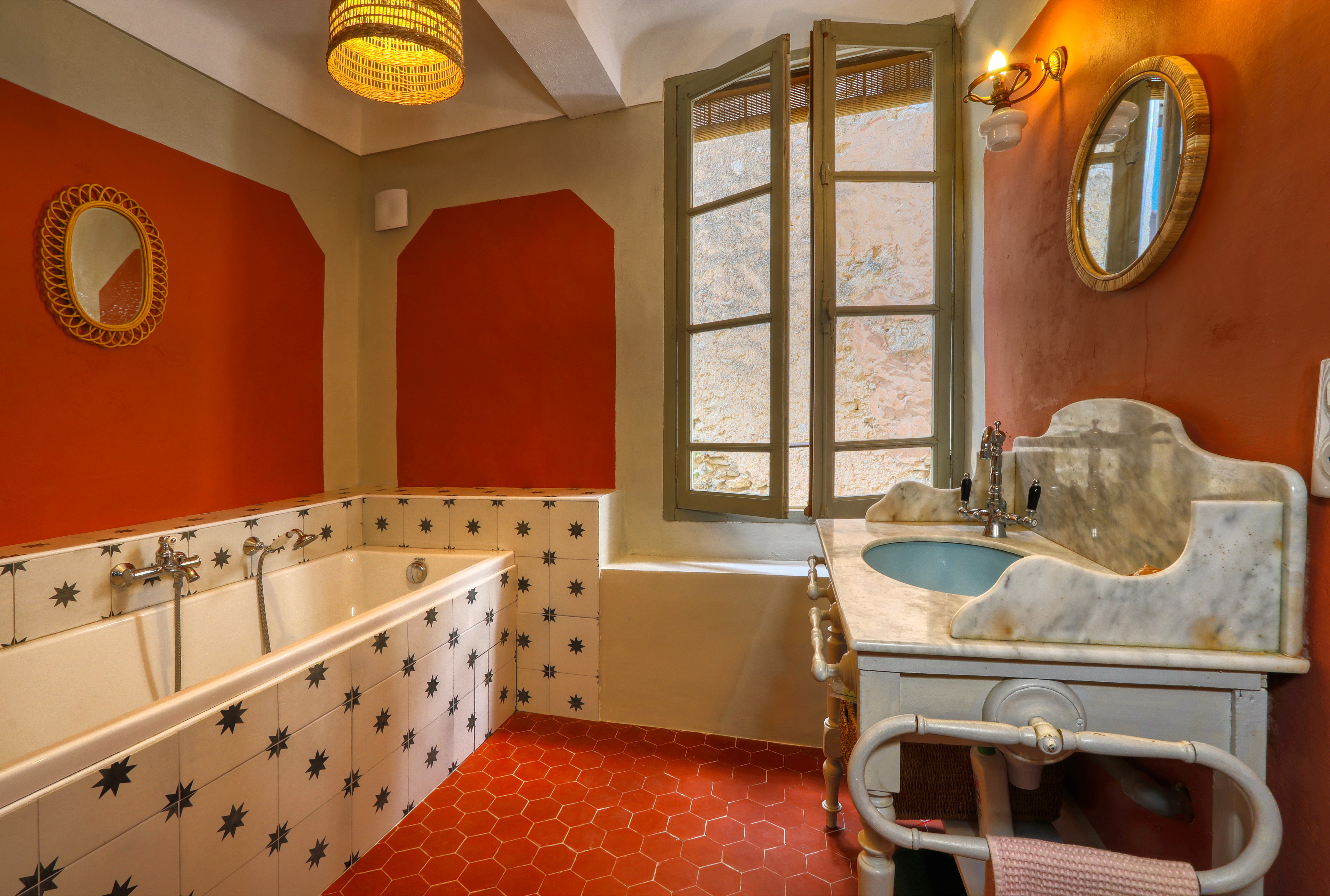 French property for sale in Saint-Saturnin-lès-Apt, Vaucluse - €535,000 - photo 