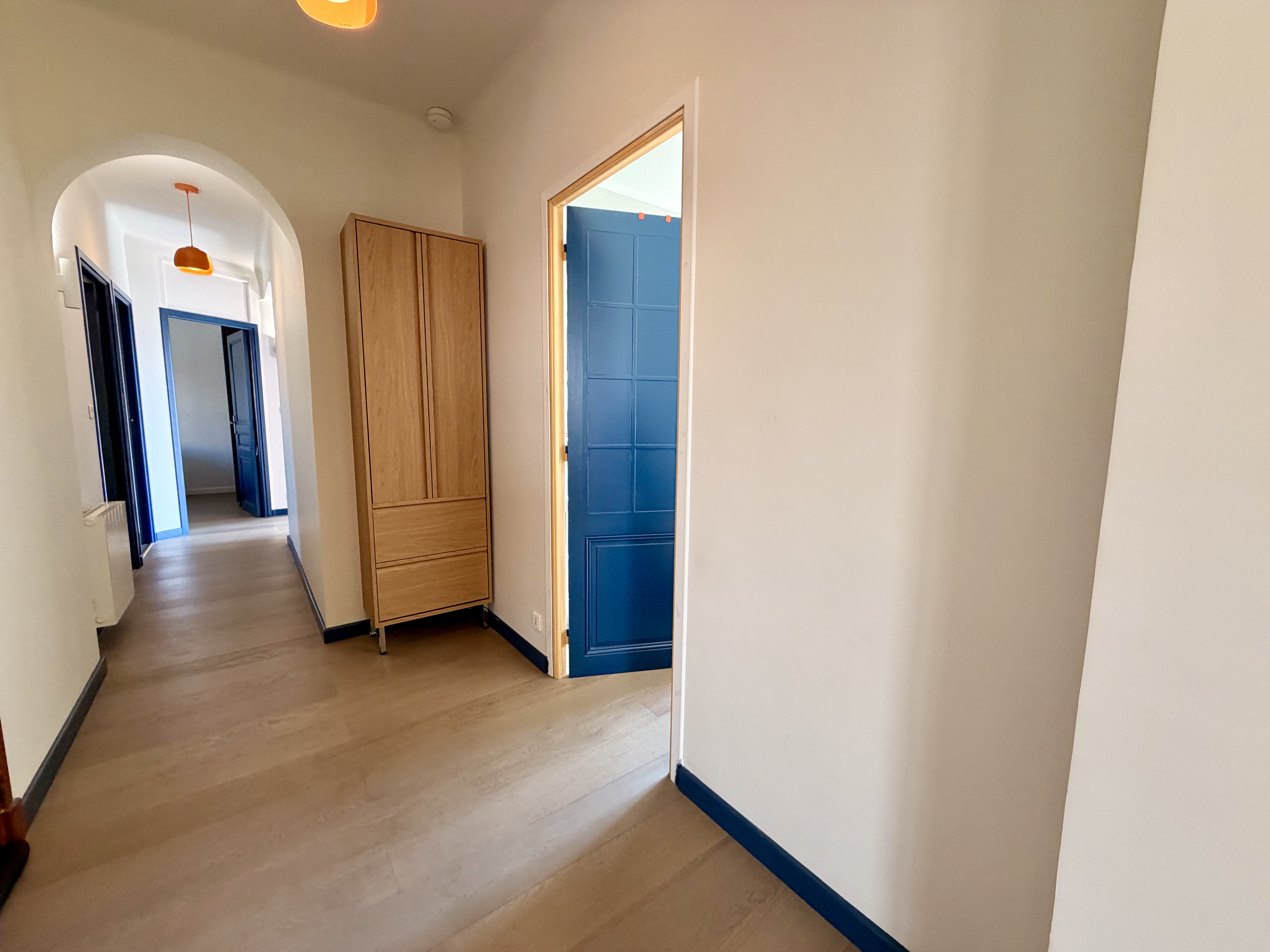 French property for sale in Antibes, Alpes-Maritimes - €820,000 - photo 