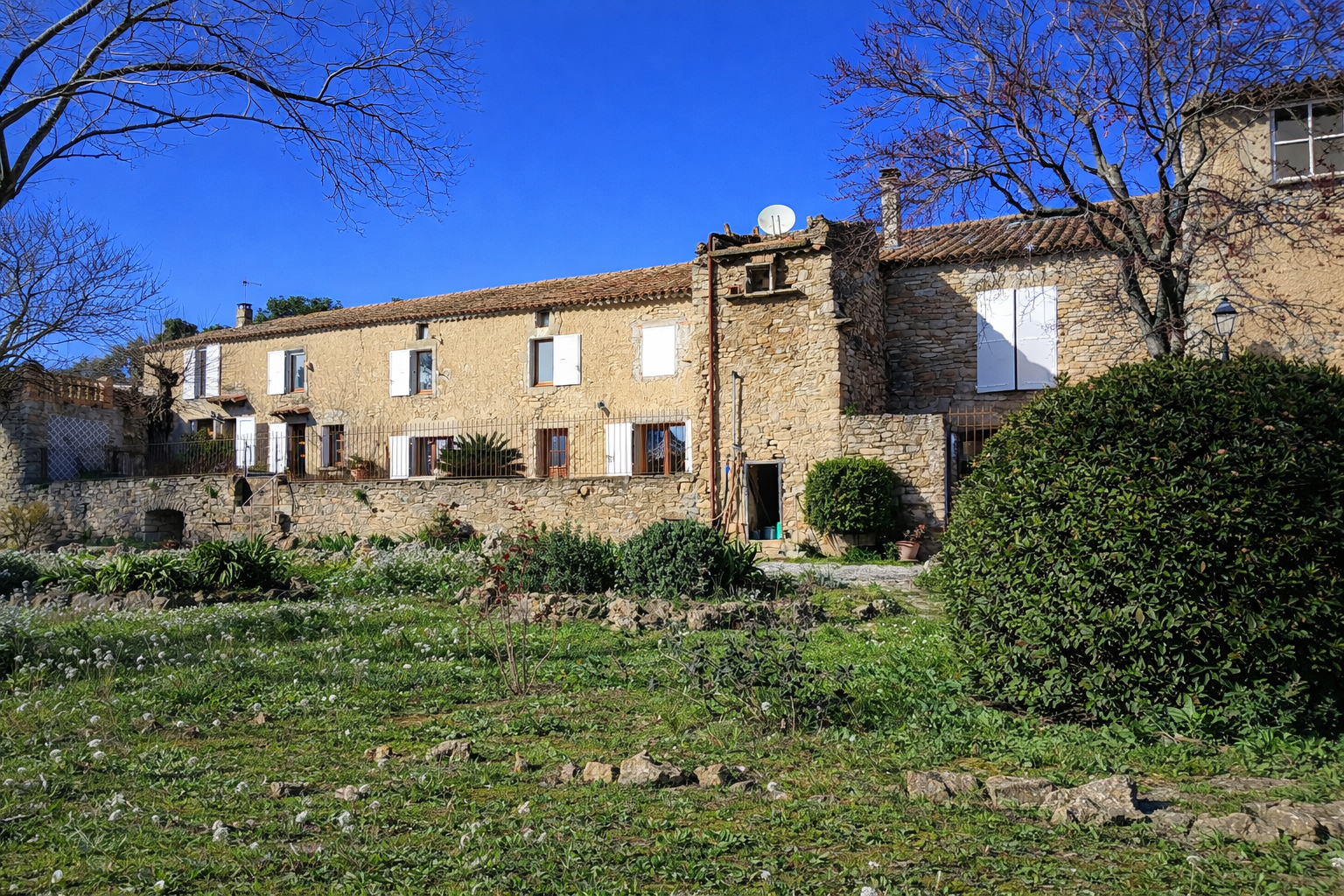 French property for sale in Cesseras, Hérault - €1,420,000 - photo 