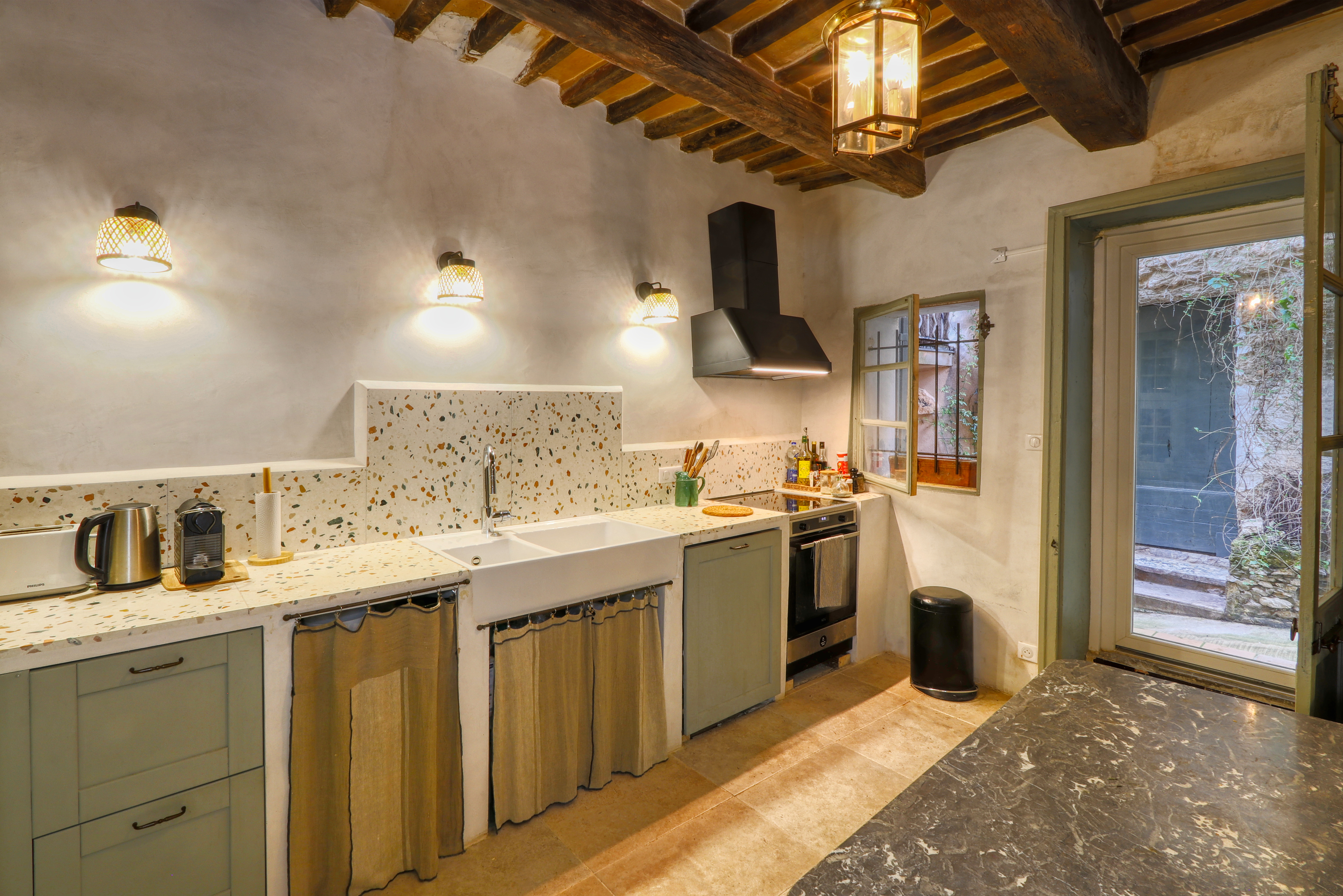 French property for sale in Saint-Saturnin-lès-Apt, Vaucluse - €535,000 - photo 