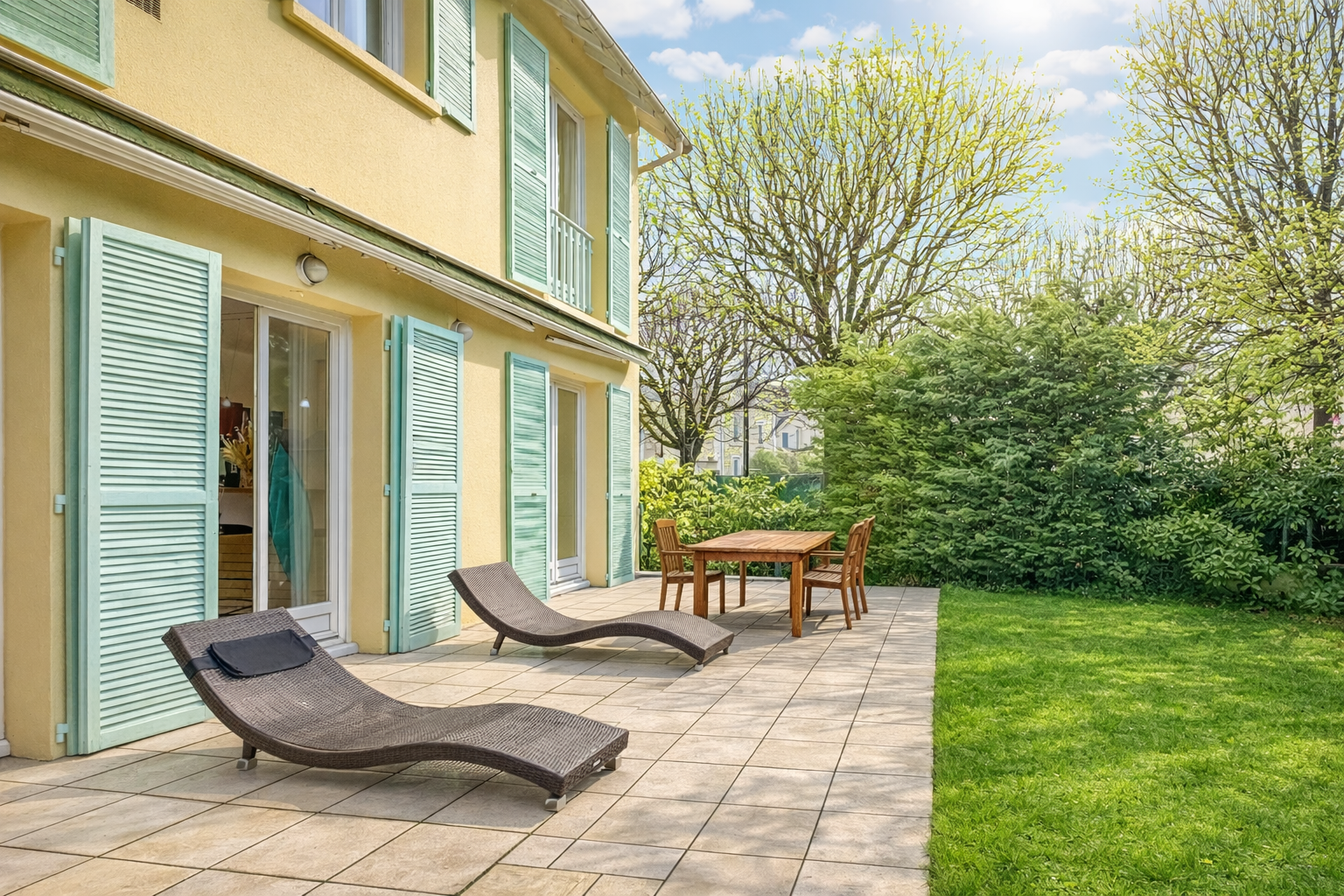 French property for sale in Saint-Maur-des-Fossés, Val-de-Marne - €1,045,000 - photo 