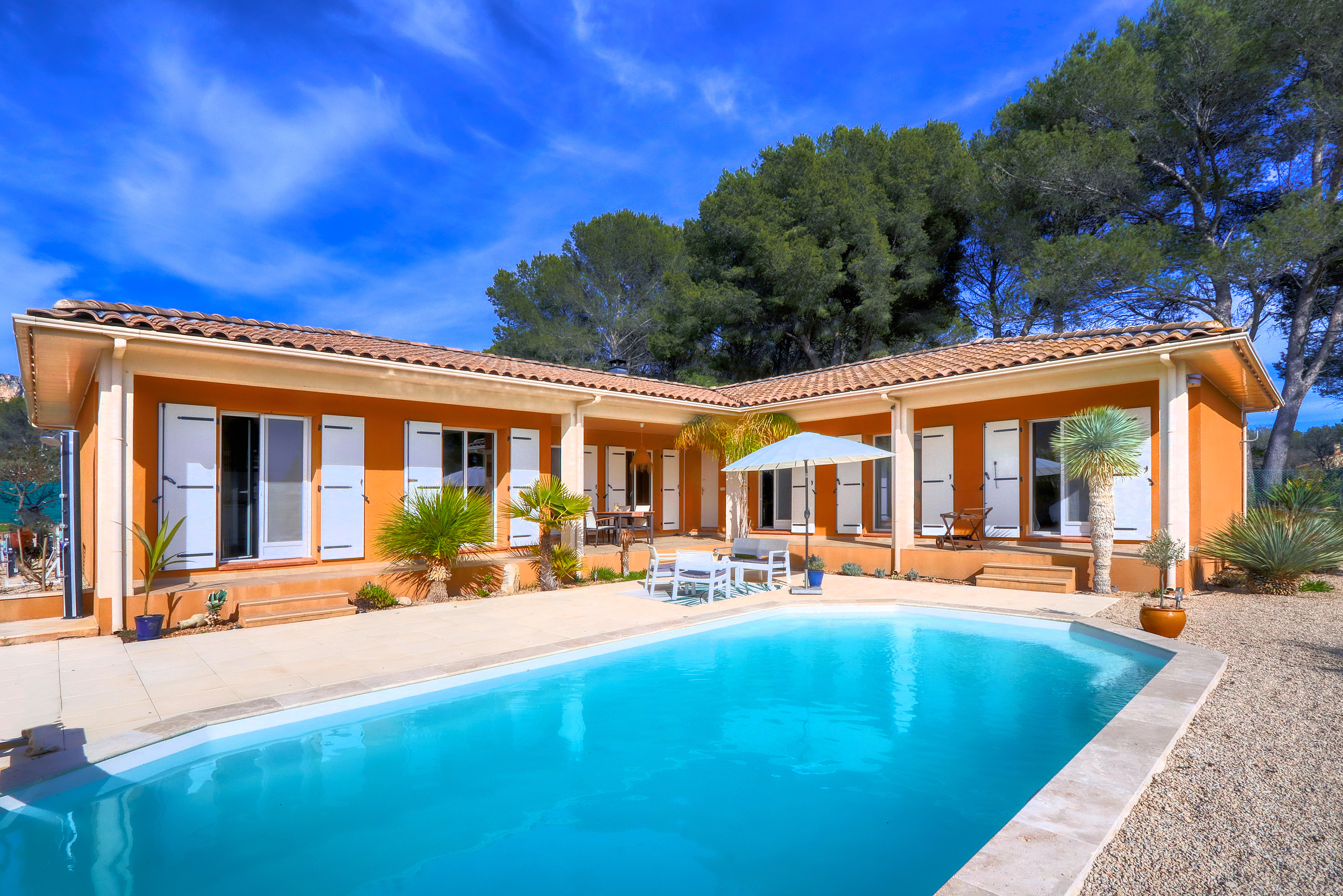 Propriété en France à vendre à Mérindol, Vaucluse - €695 000 - photo 