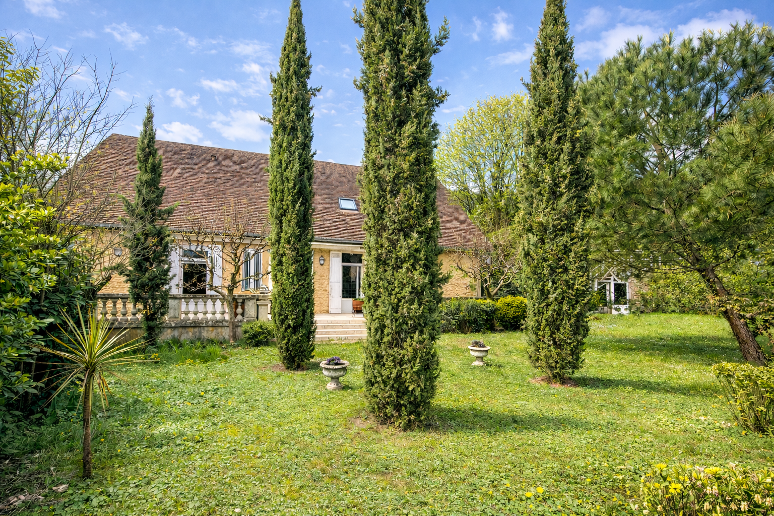 French property for sale in Sarlat-la-Canéda, Dordogne - €988,000 - photo 