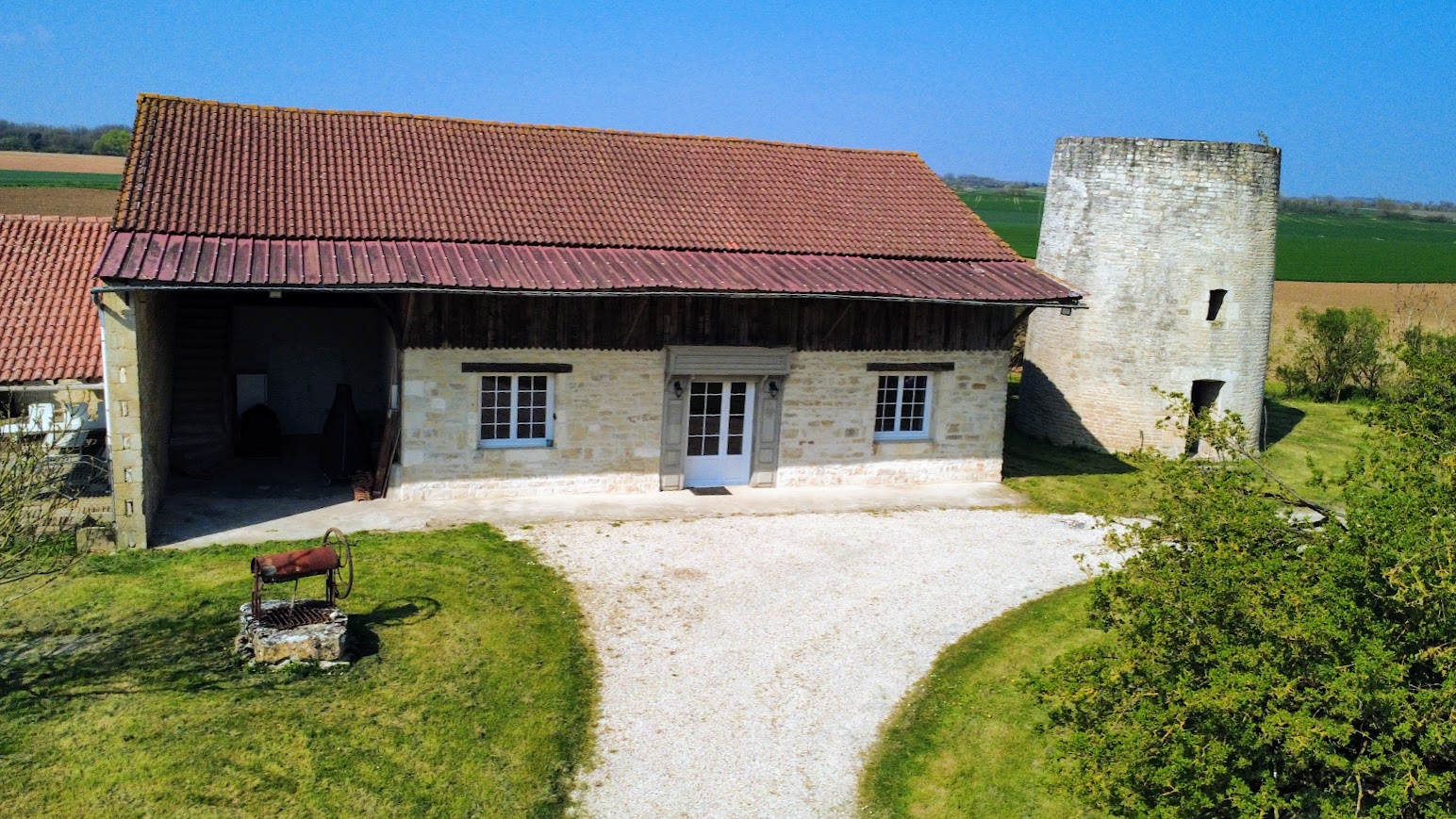 French property for sale in Villefagnan, Charente - €699,600 - photo 