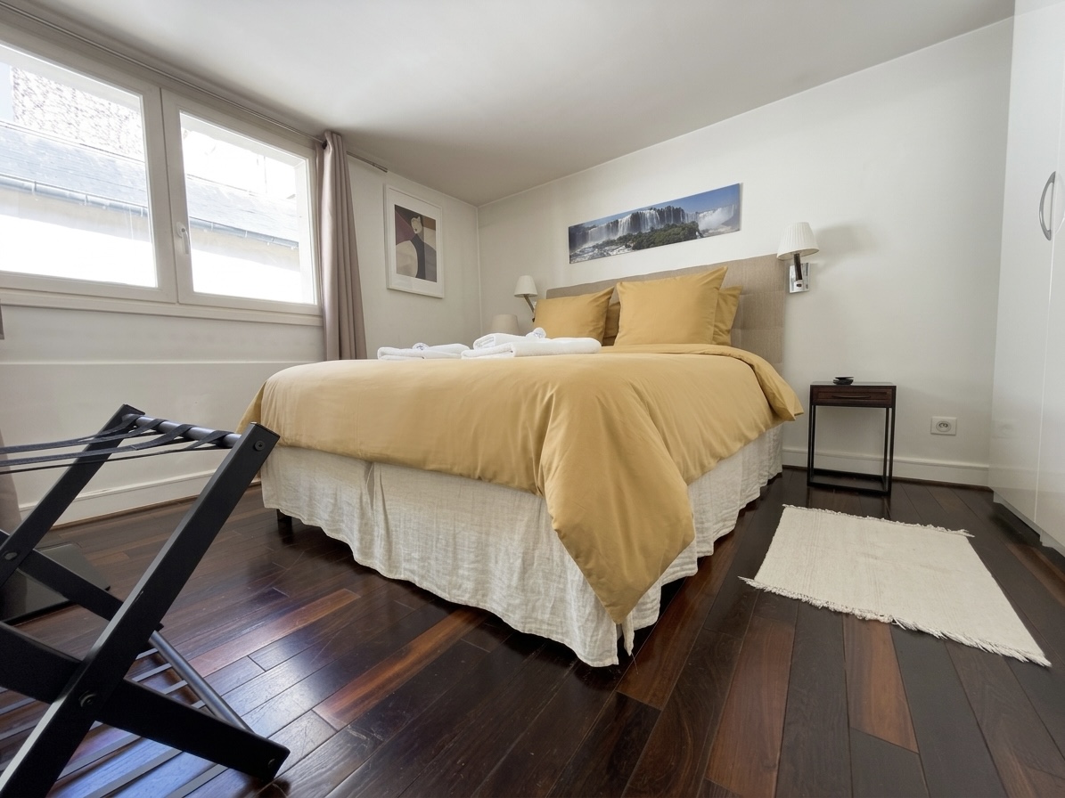 French property for sale in Paris, Paris - €1,250,000 - photo 