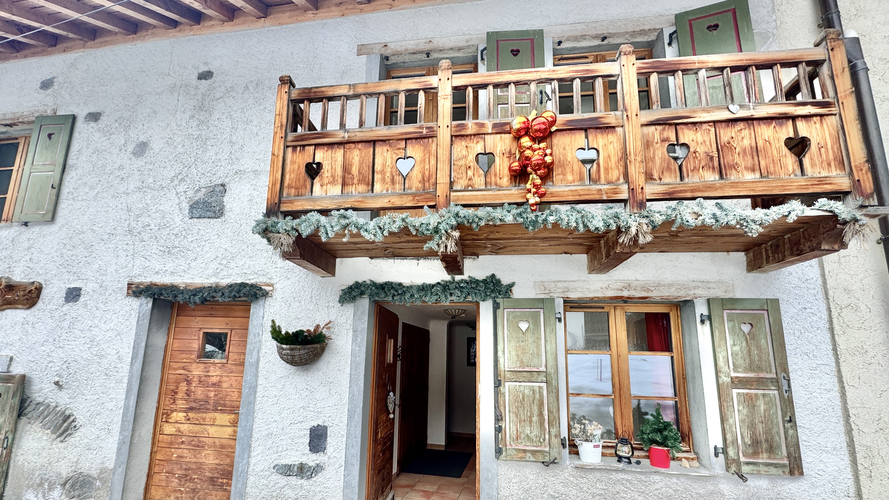 French property for sale in Champagny-en-Vanoise, Savoie - €1,575,000 - photo 