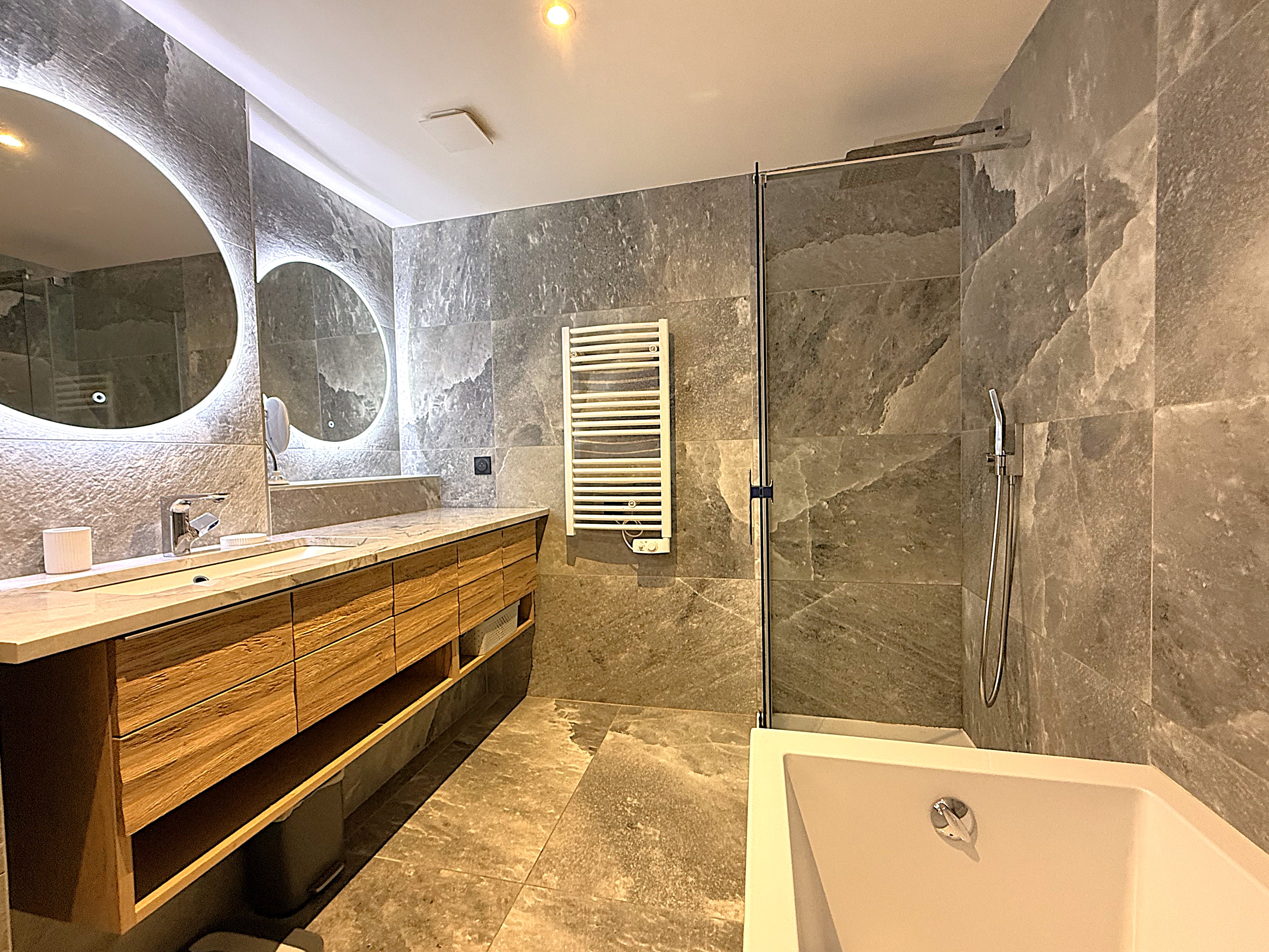 French property for sale in Montvalezan, Savoie - €1,995,000 - photo 