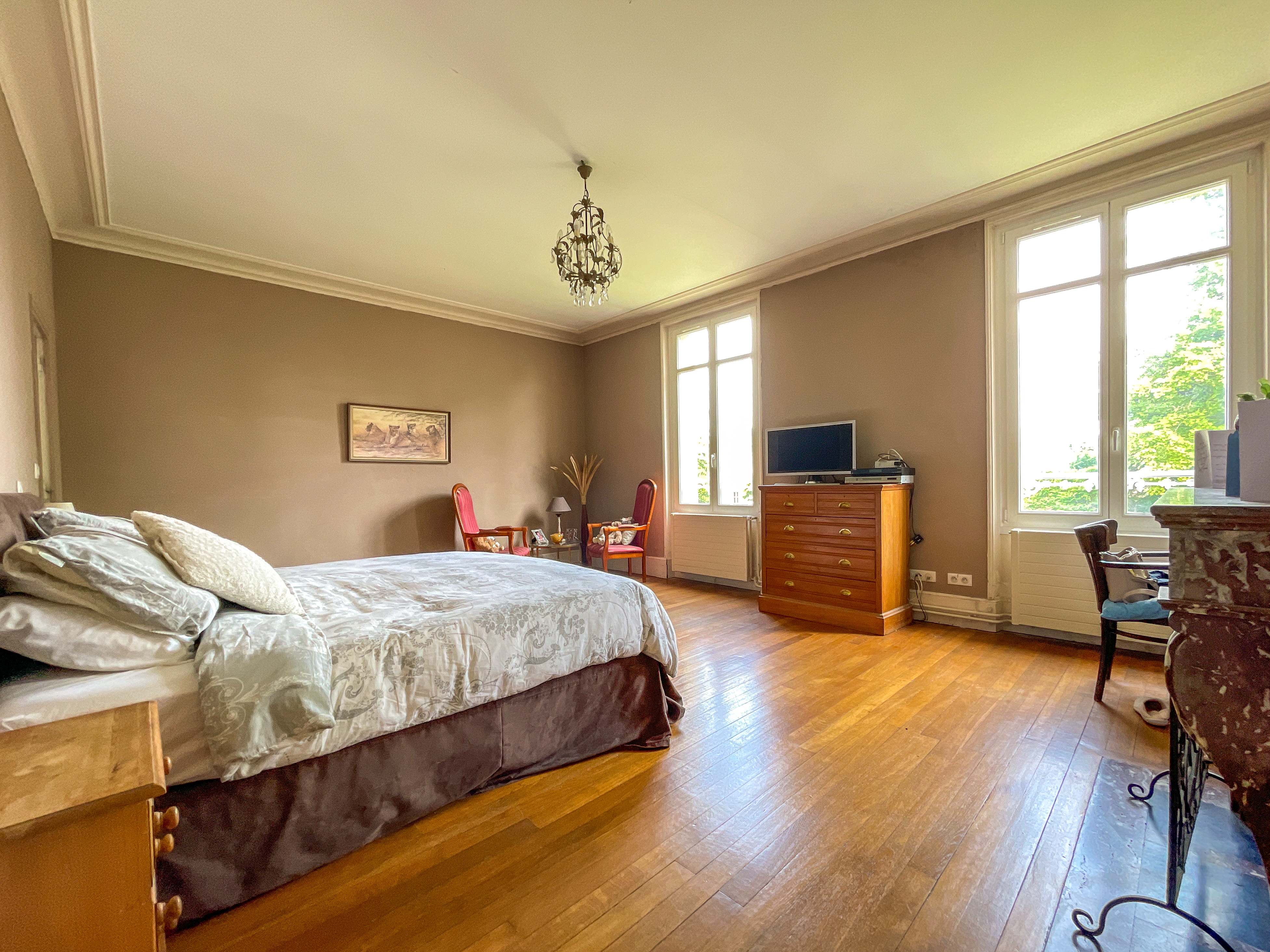 French property for sale in Mouy, Oise - €780,000 - photo 