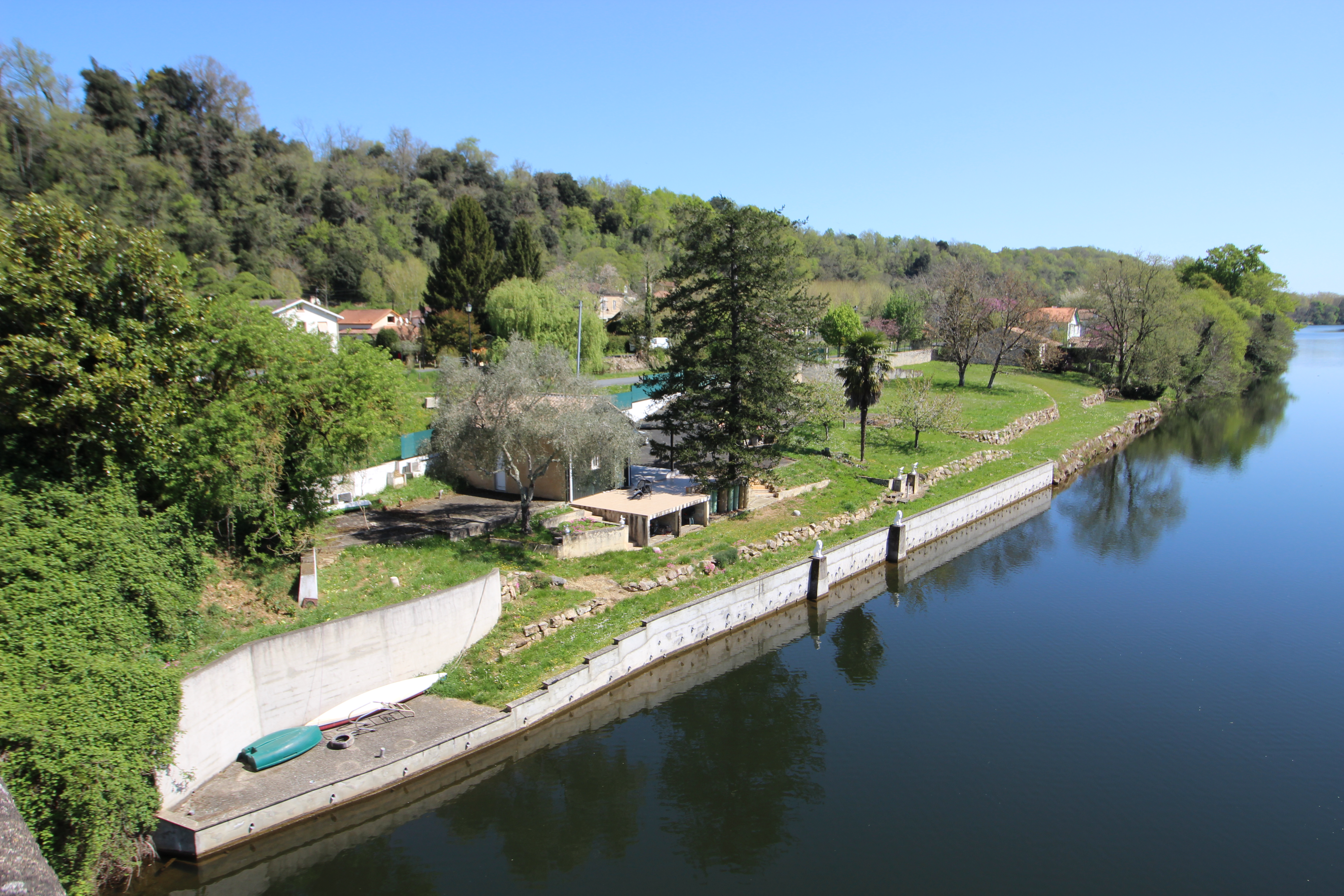 Residential house with great commercial potential à Saint-Capraise-de-Lalinde