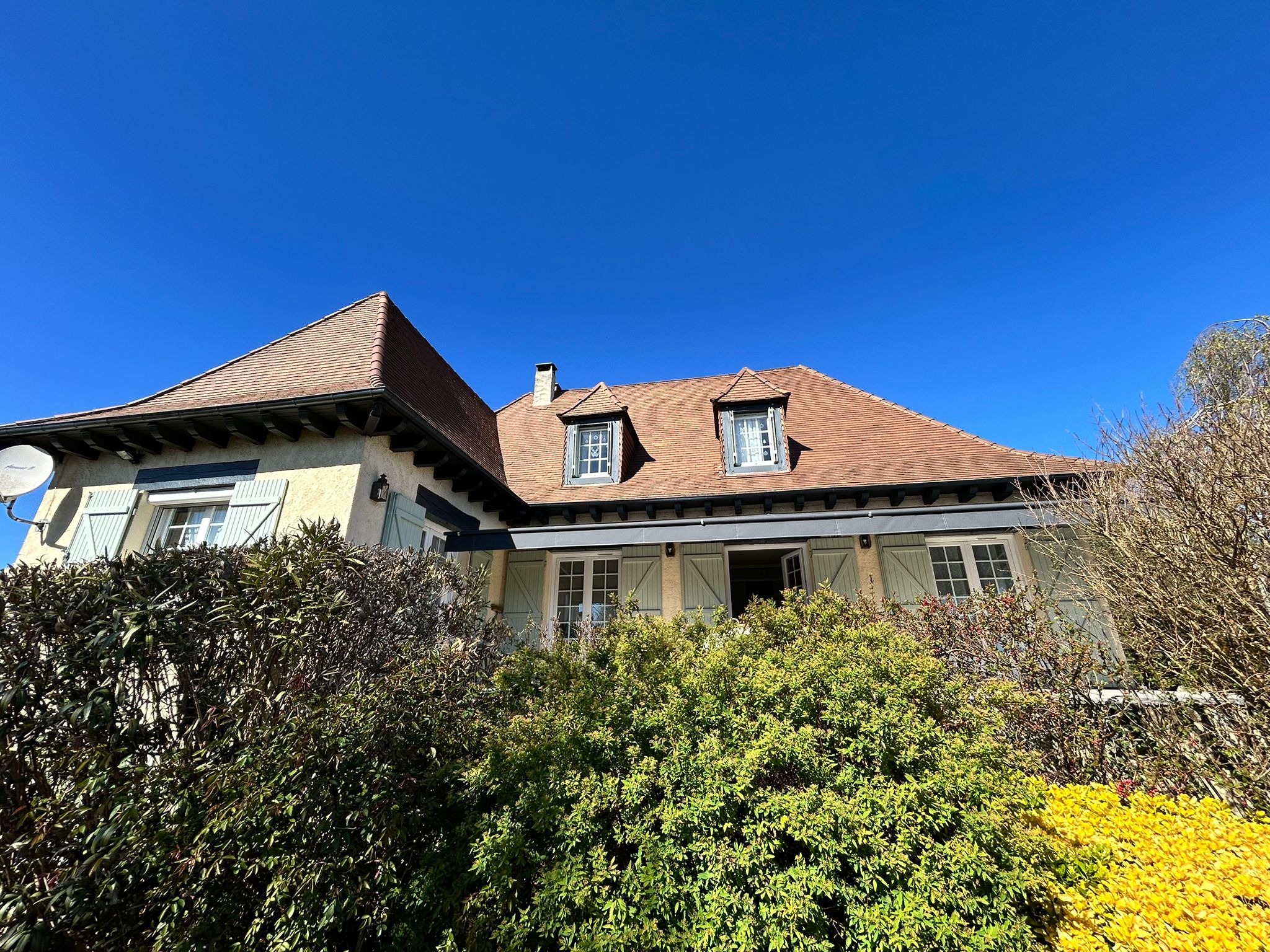 Traditional Périgord Home with Pool and Countryside Views in Lalinde à Lalinde