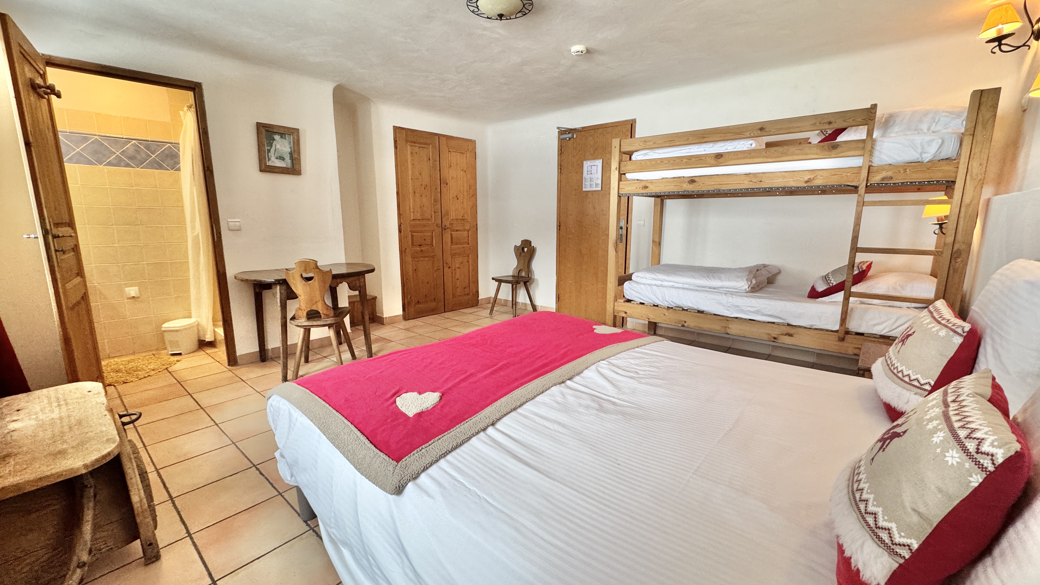 French property for sale in Champagny-en-Vanoise, Savoie - €1,575,000 - photo 