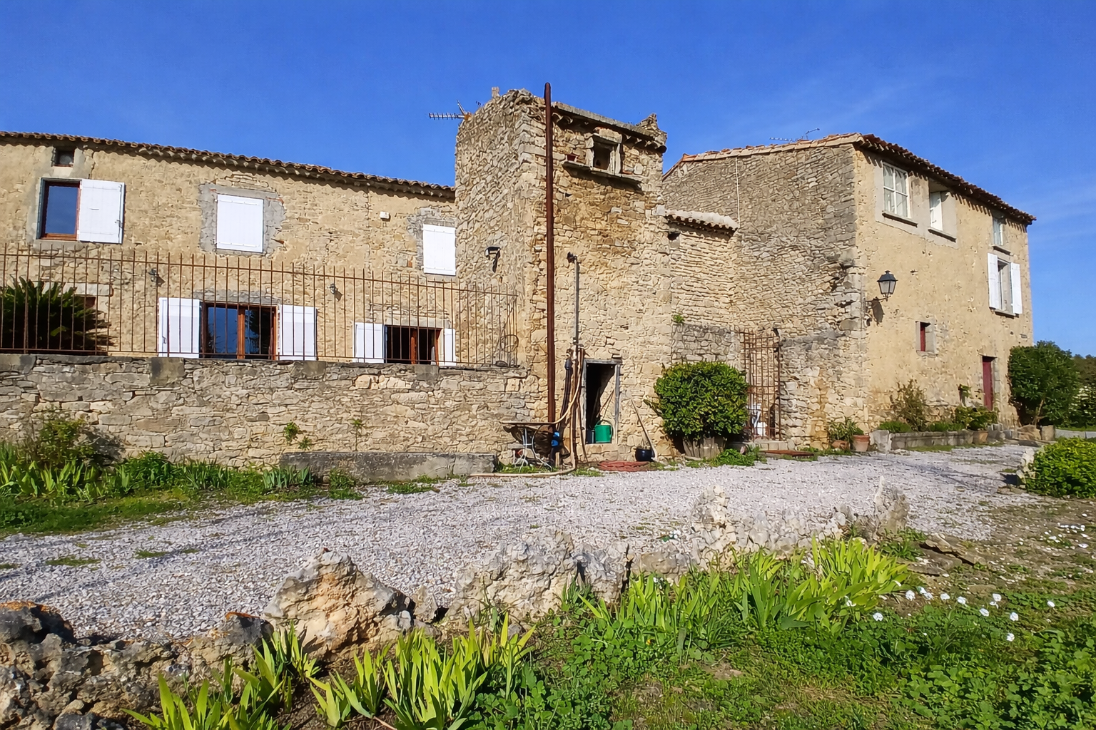 French property for sale in Cesseras, Hérault - €1,420,000 - photo 