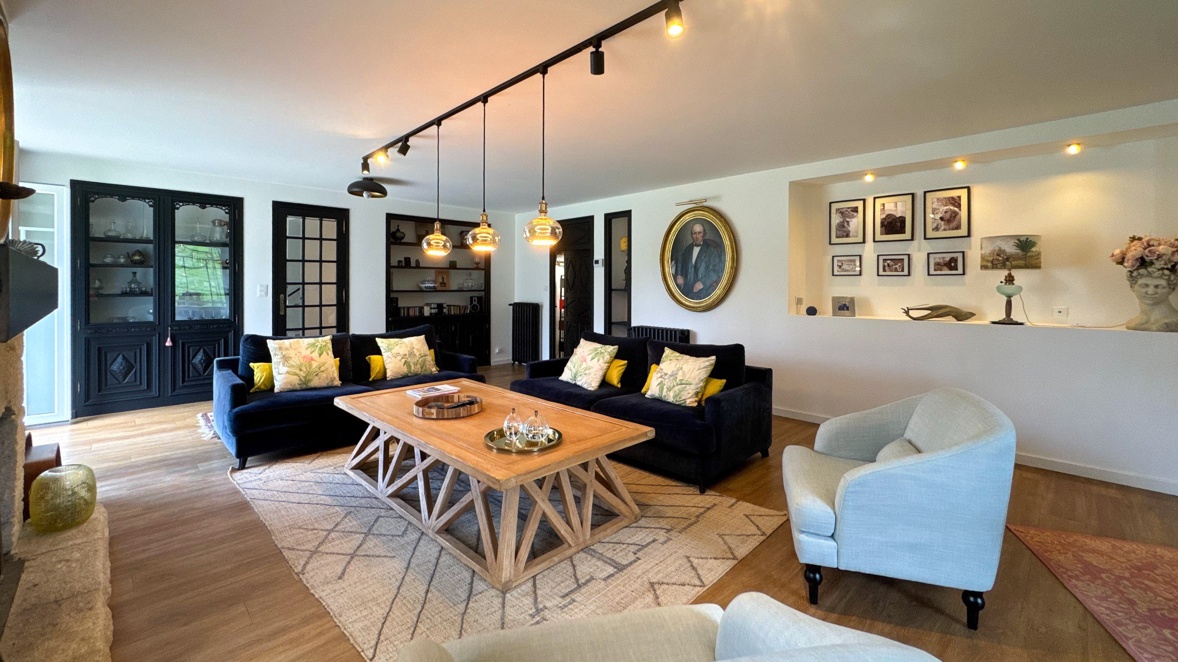 Propriété en France à vendre à Montcuq-en-Quercy-Blanc, Lot - €558 000 - photo 