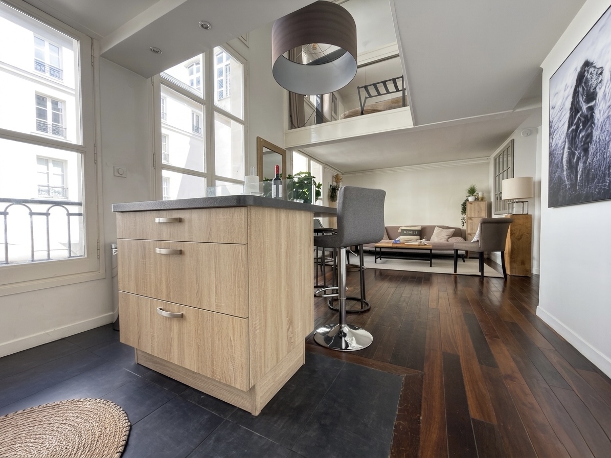 French property for sale in Paris, Paris - €1,250,000 - photo 