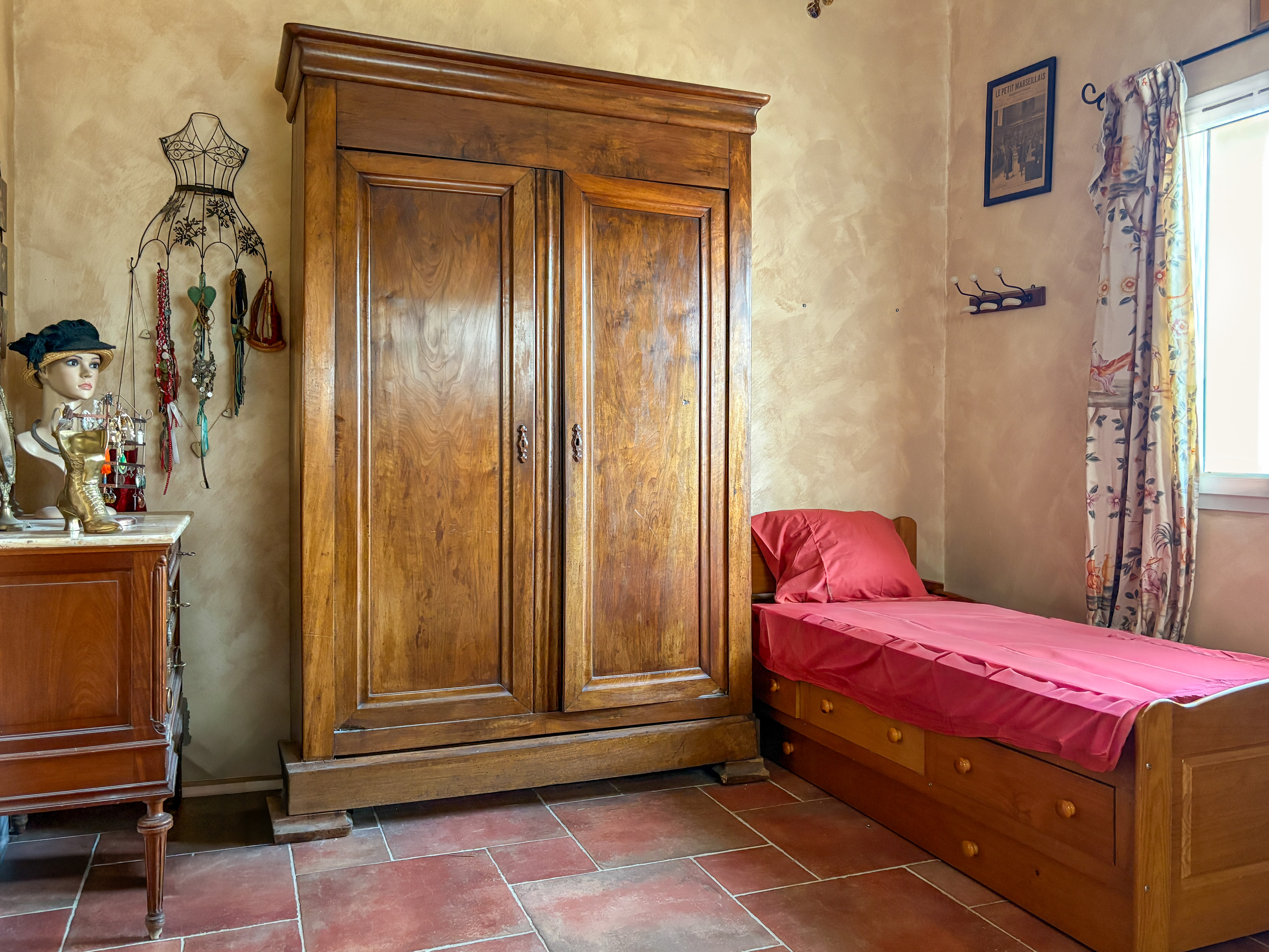 French property for sale in Trets, Bouches-du-Rhône - €1,260,000 - photo 