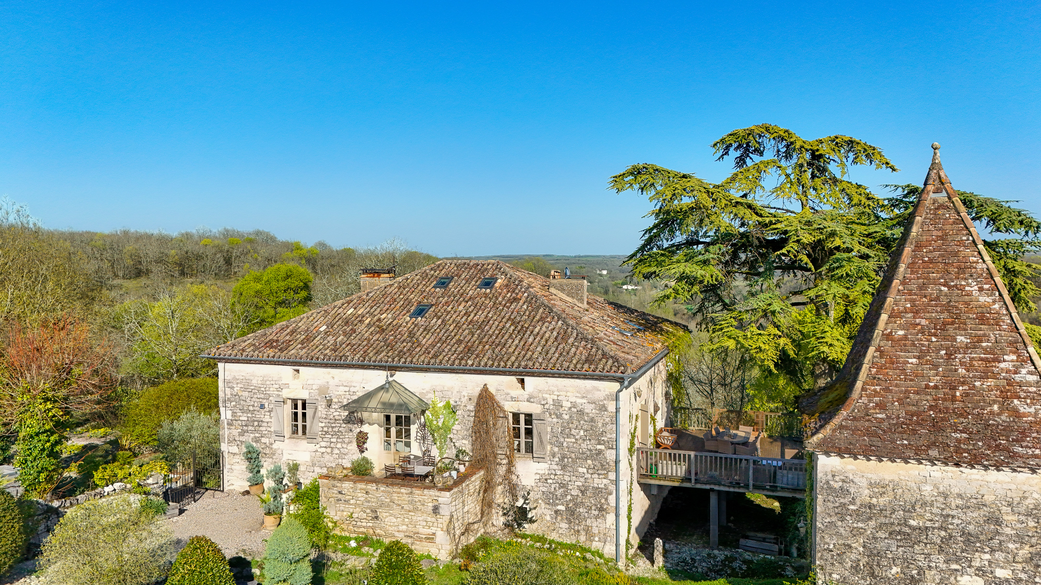 Propriété en France à vendre à Belvèze, Tarn-et-Garonne - €875 000 - photo 
