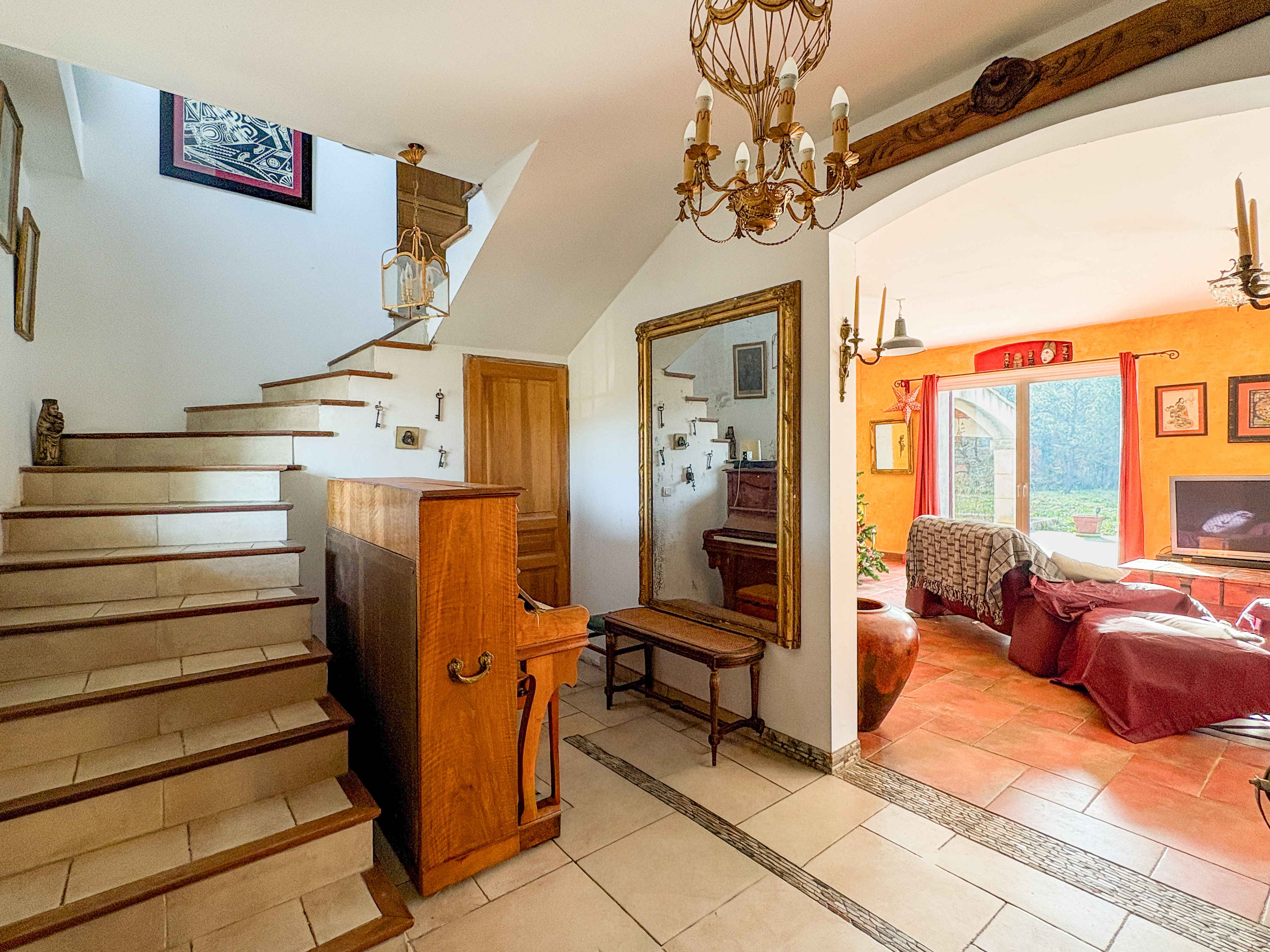 French property for sale in Trets, Bouches-du-Rhône - €1,260,000 - photo 