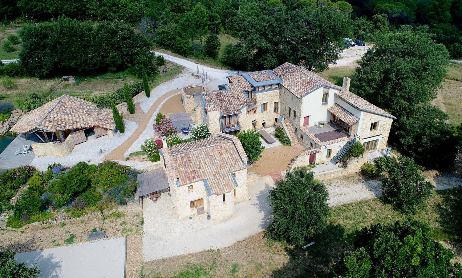 Propriété en France à vendre à Tresques, Gard - €2 100 000 - photo 