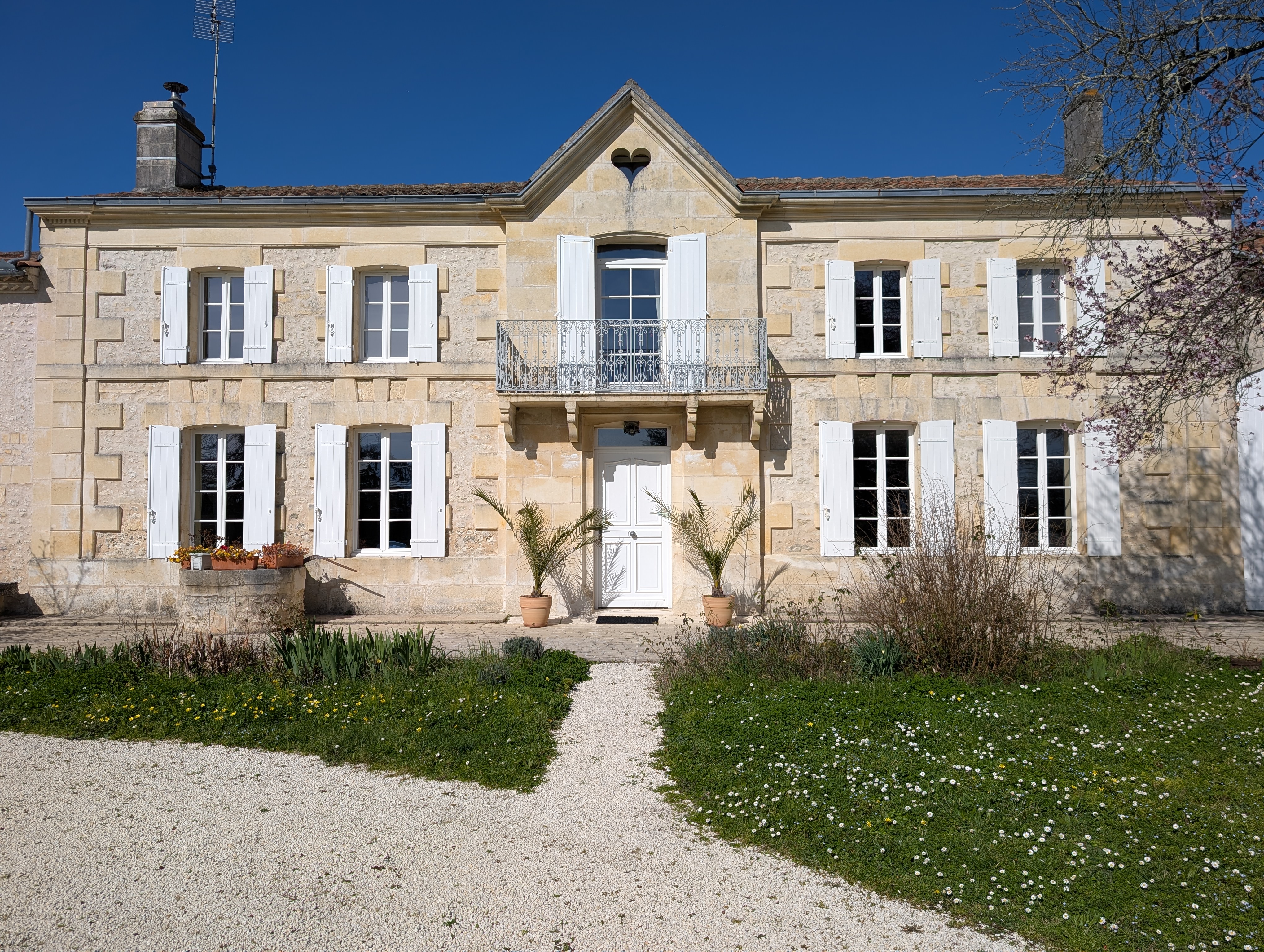 Propriété en France à vendre à Semoussac, Charente-Maritime - €460 000 - photo 