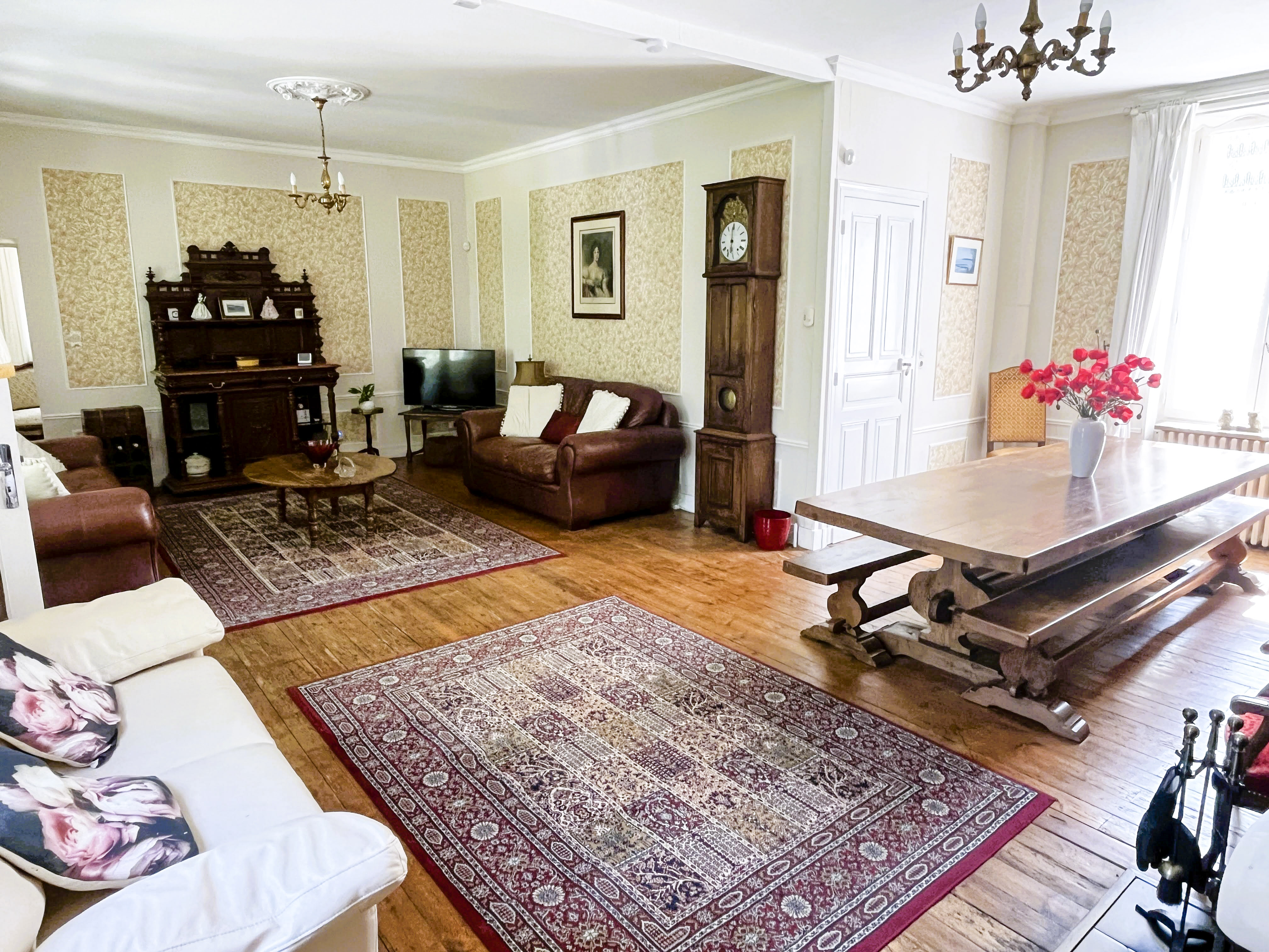 Propriété en France à vendre à Ruffec, Charente - €524 750 - photo 