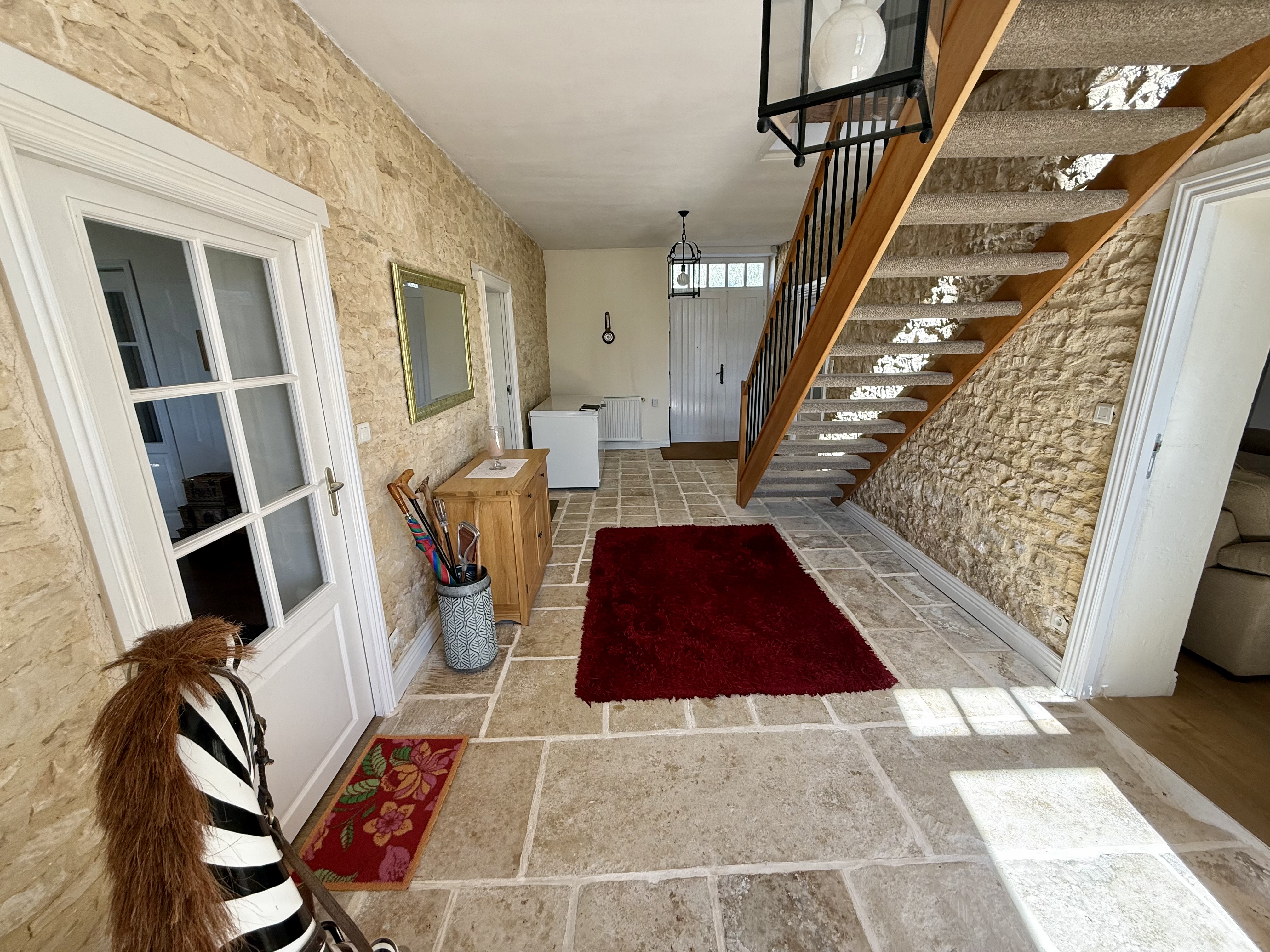 Propriété en France à vendre à Romagne, Vienne - €980 500 - photo 