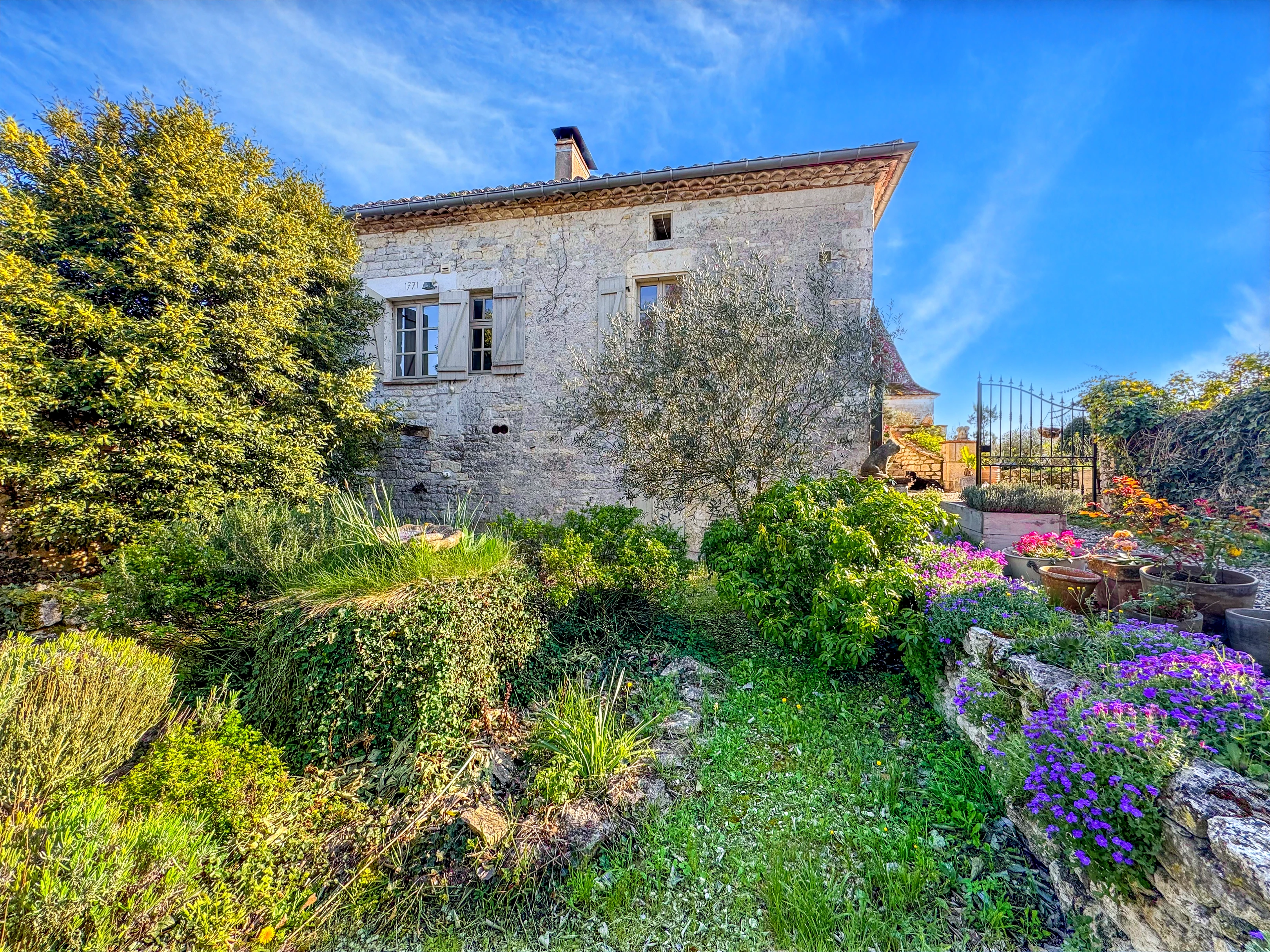 Propriété en France à vendre à Belvèze, Tarn-et-Garonne - €875 000 - photo 