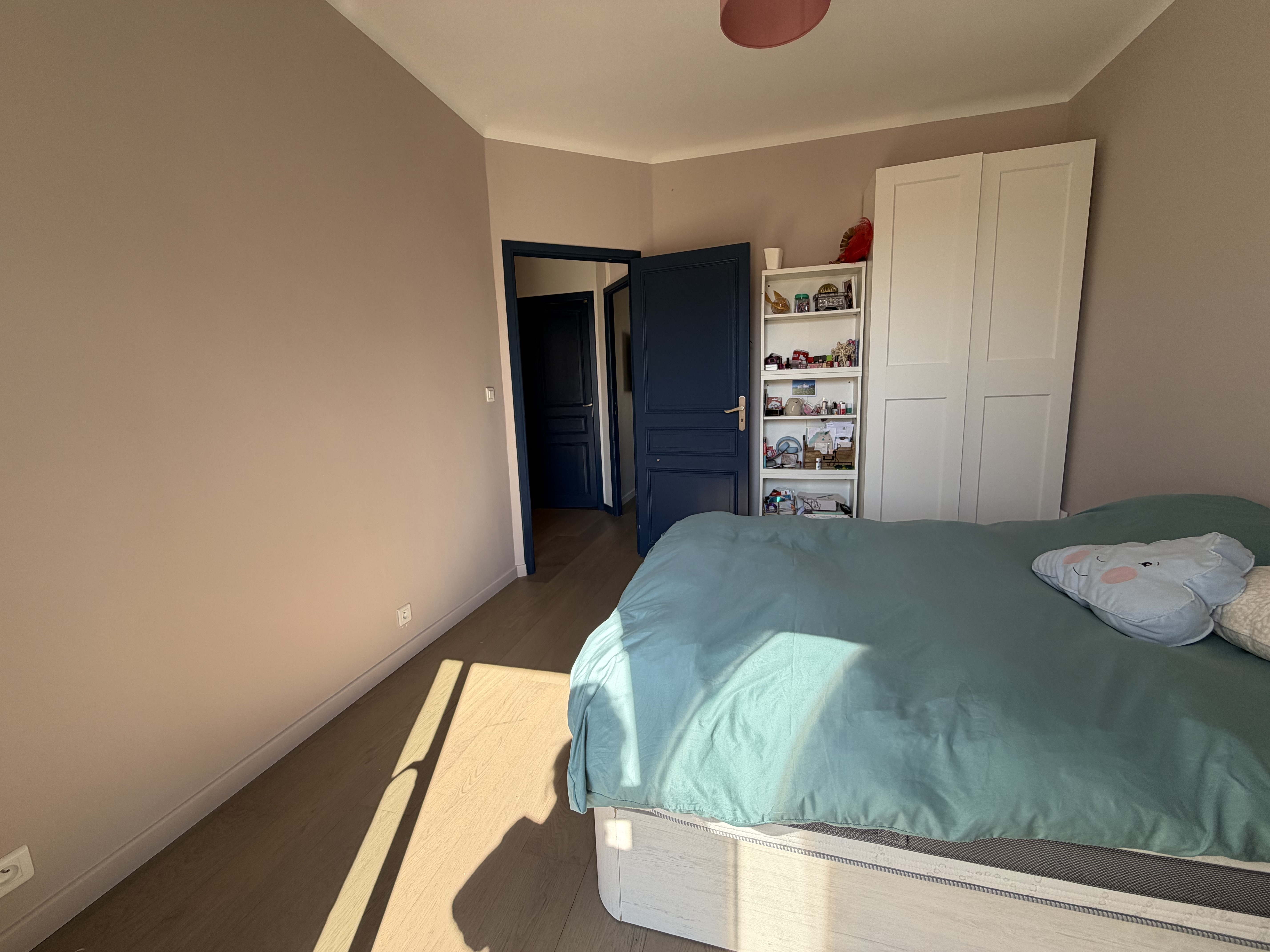 French property for sale in Antibes, Alpes-Maritimes - €820,000 - photo 