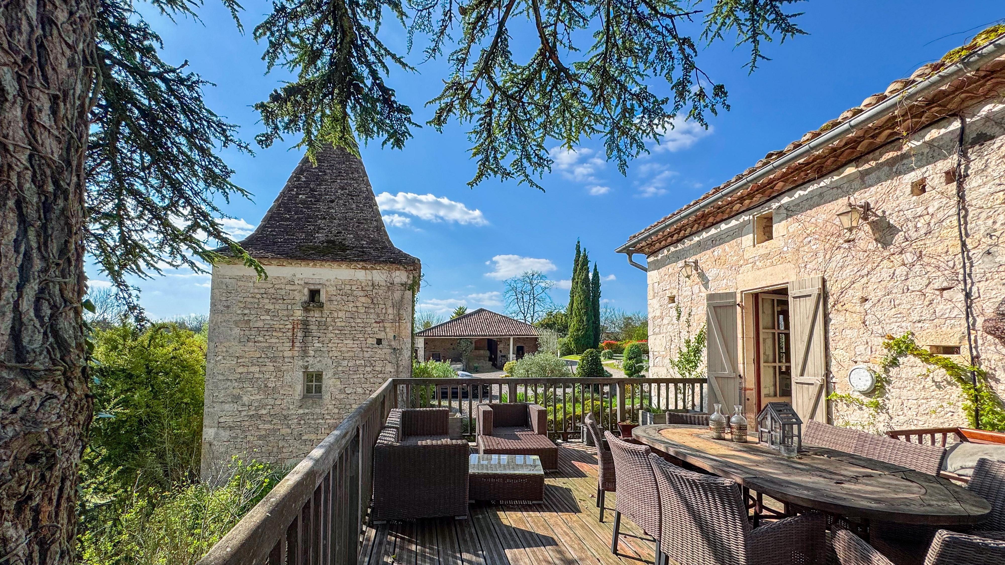 Propriété en France à vendre à Belvèze, Tarn-et-Garonne - €875 000 - photo 