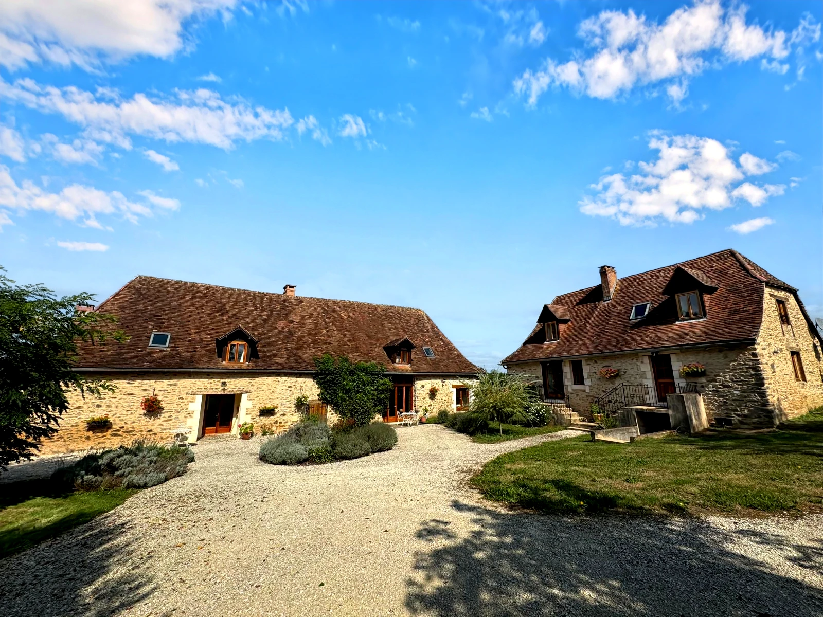 French property for sale in Saint-Paul-la-Roche, Dordogne - €1,590,000 - photo 