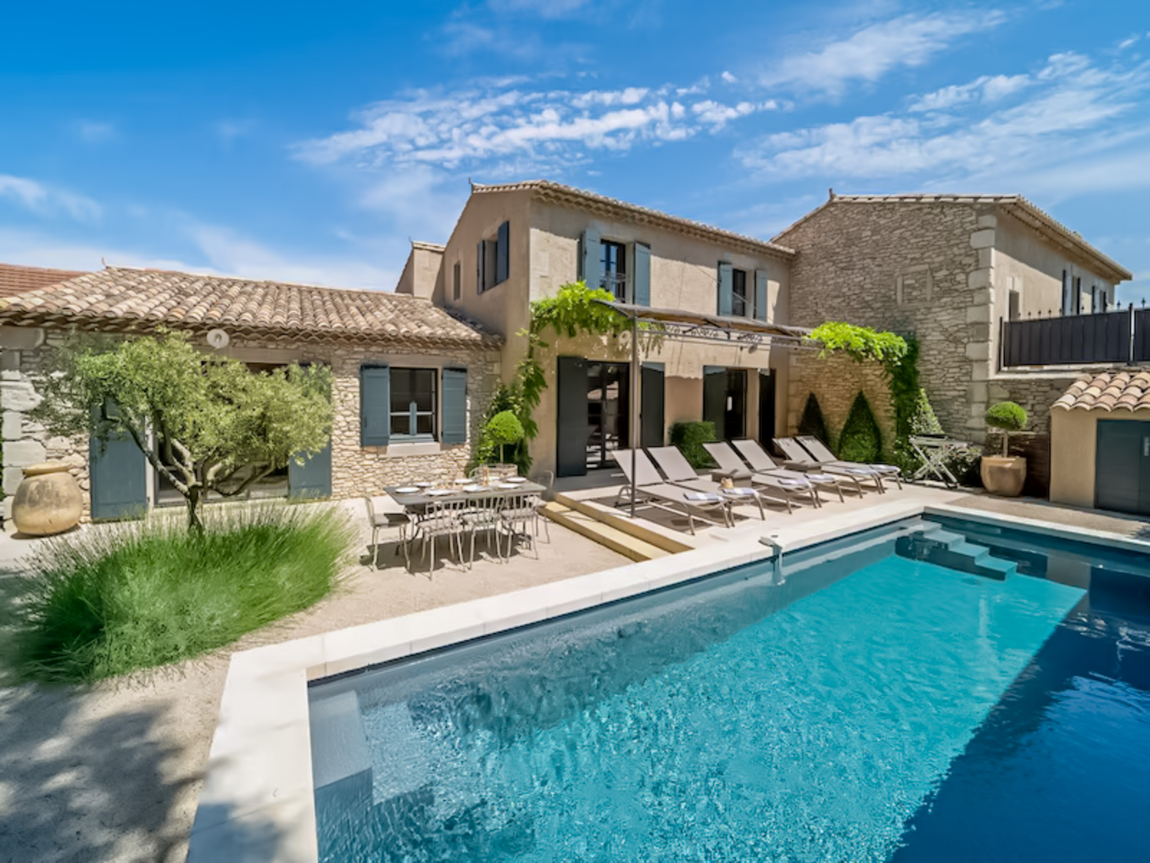 French property for sale in Eygalières, Bouches-du-Rhône - €2,075,000 - photo 
