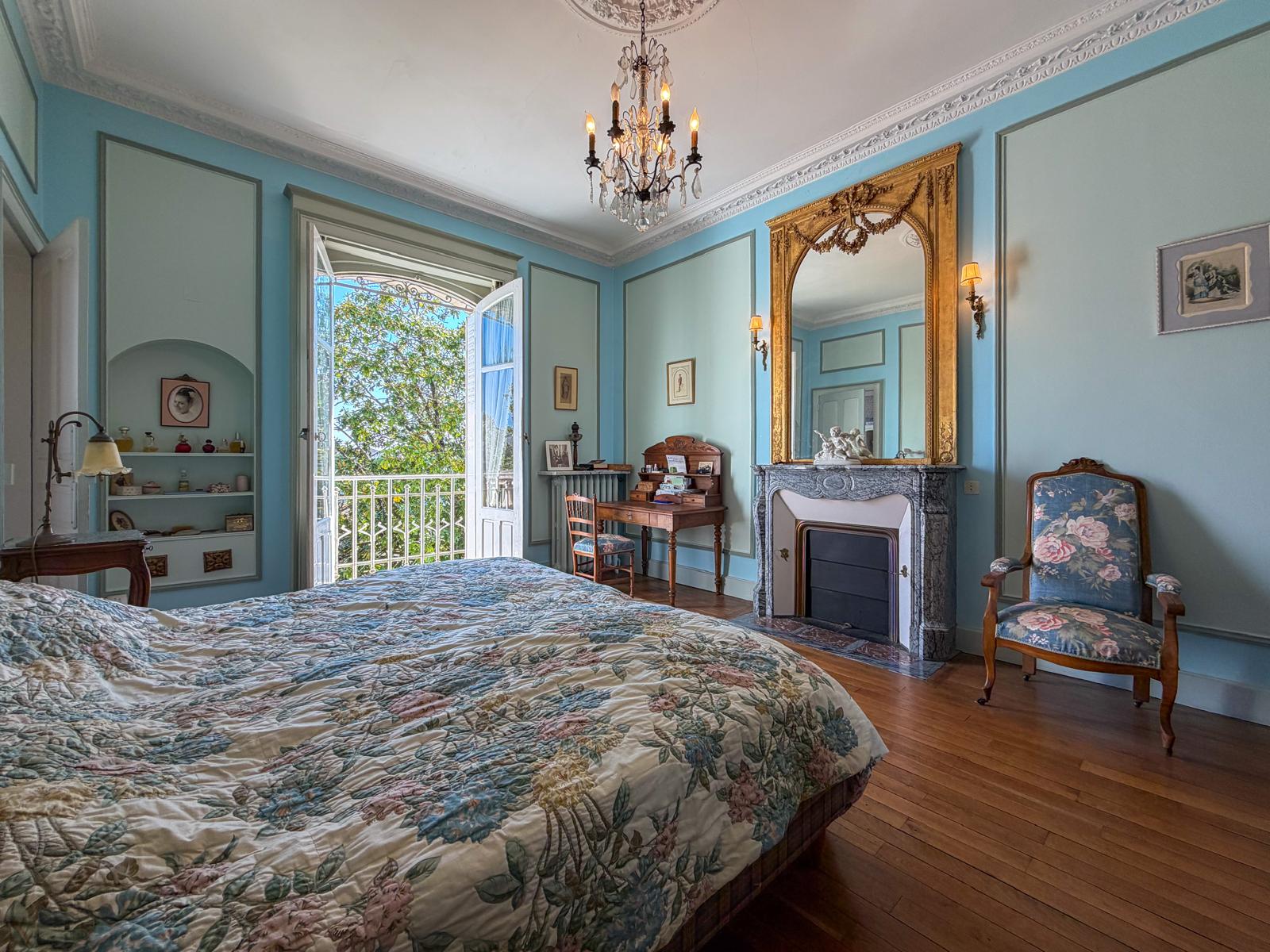 French property for sale in Terrasson-Lavilledieu, Dordogne - €900,000 - photo 