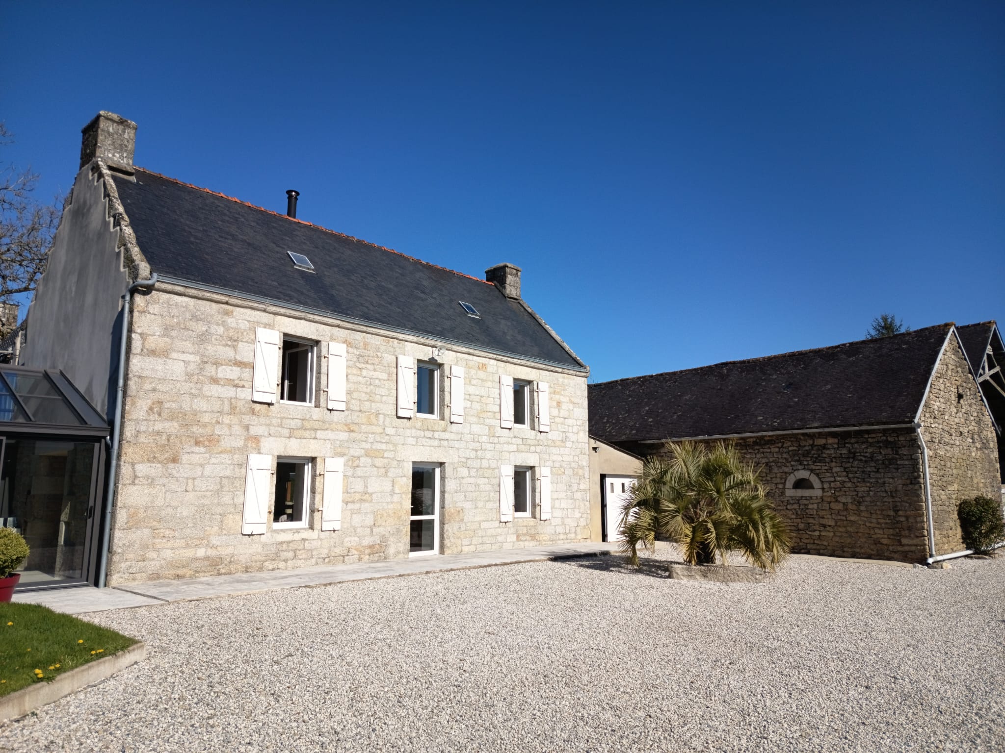 Propriété en France à vendre à Scaër, Finistère - €916 900 - photo 