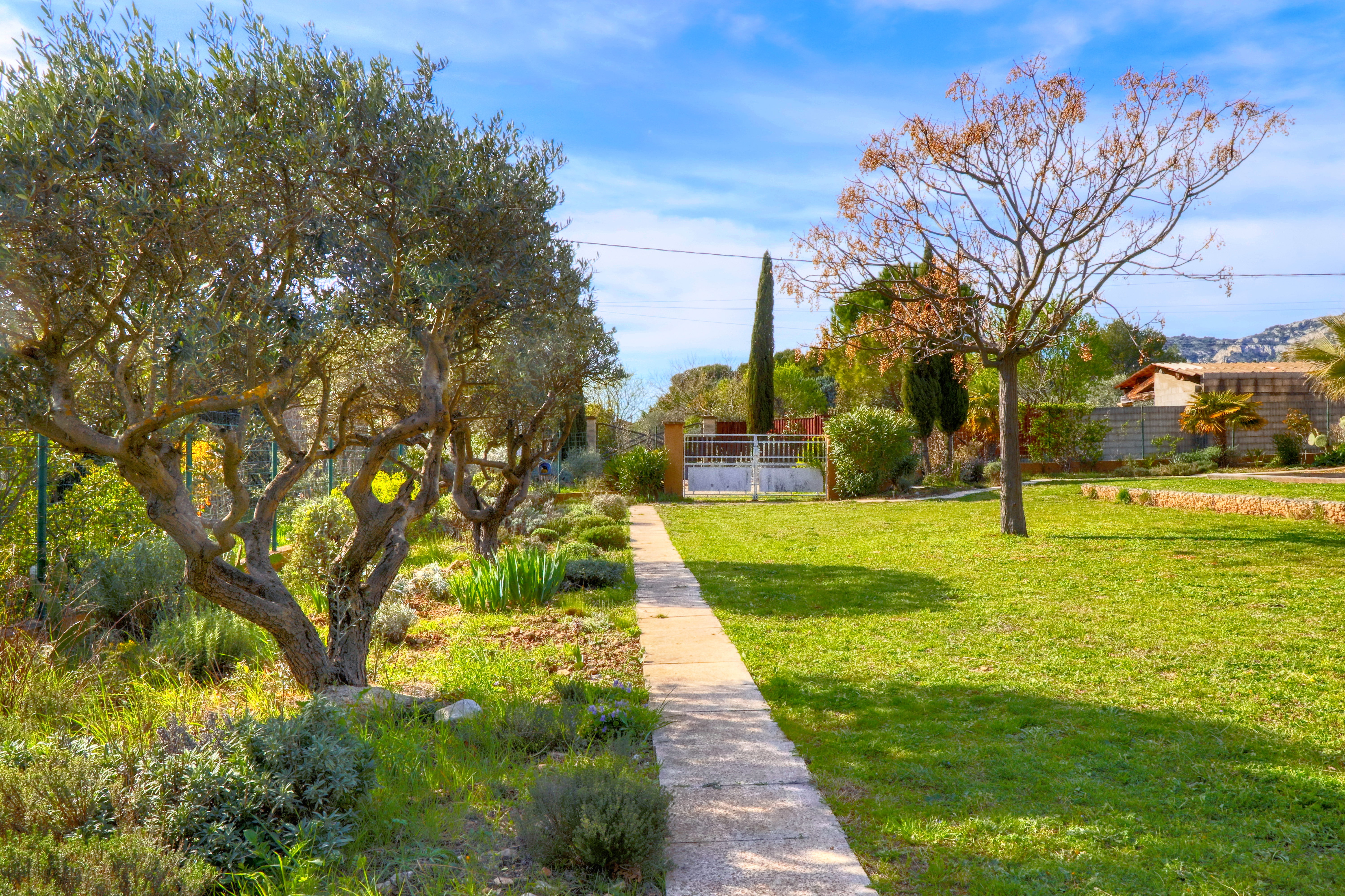 Propriété en France à vendre à Mérindol, Vaucluse - €695 000 - photo 