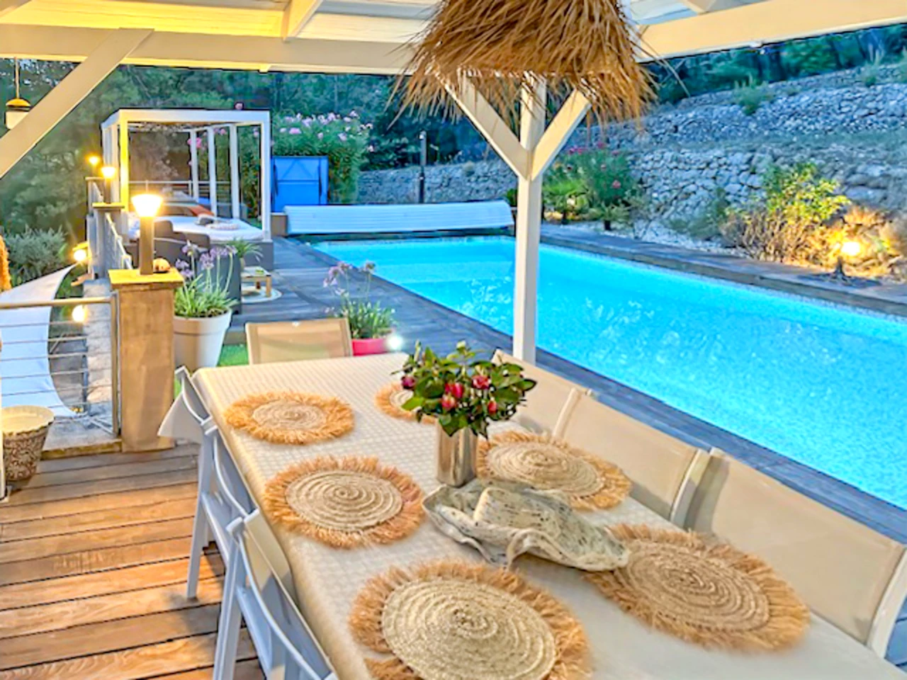 French property for sale in Auriol, Bouches-du-Rhône - €1,590,000 - photo 