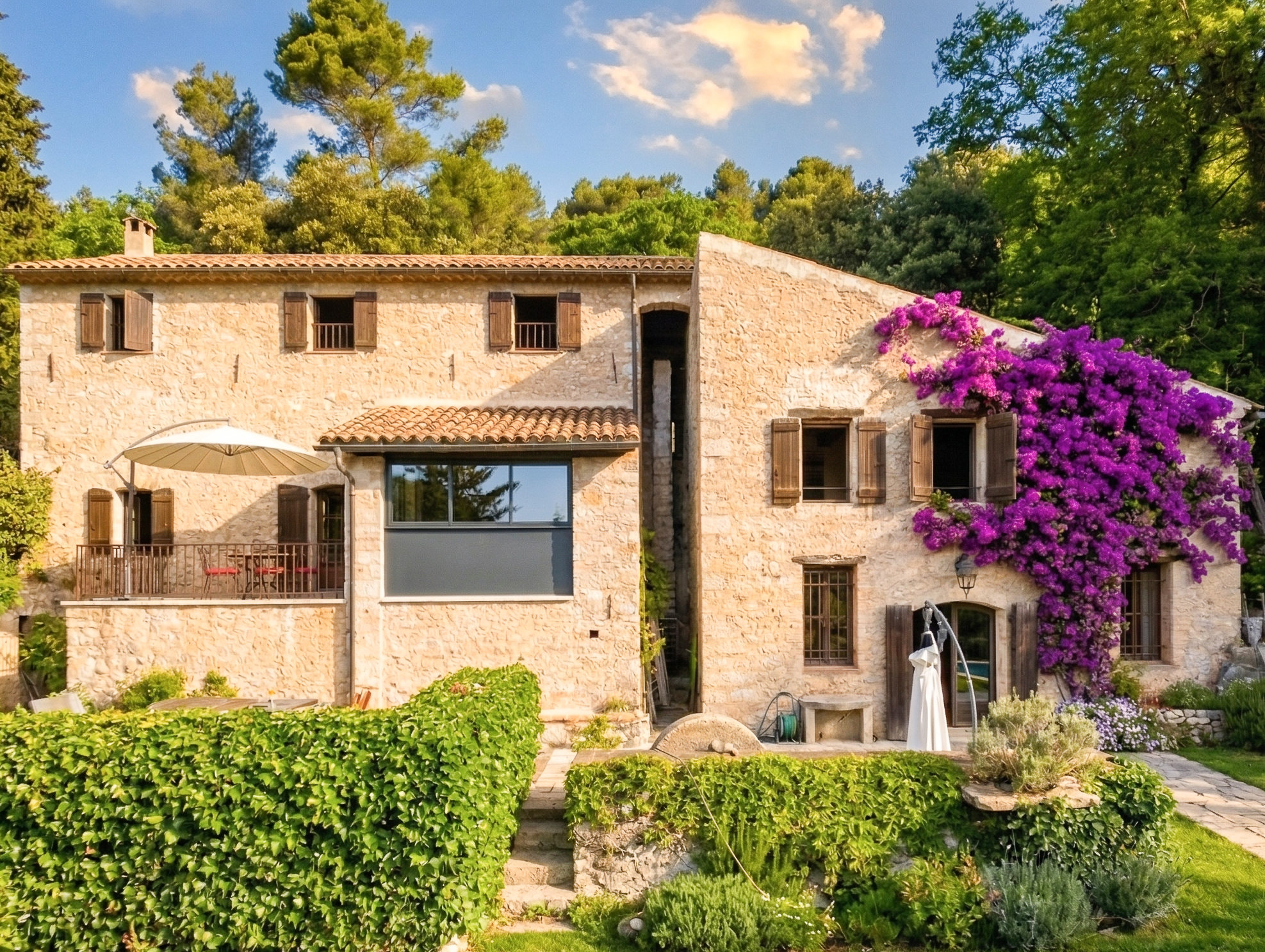 French property for sale in Carros, Alpes-Maritimes - €945,000 - photo 