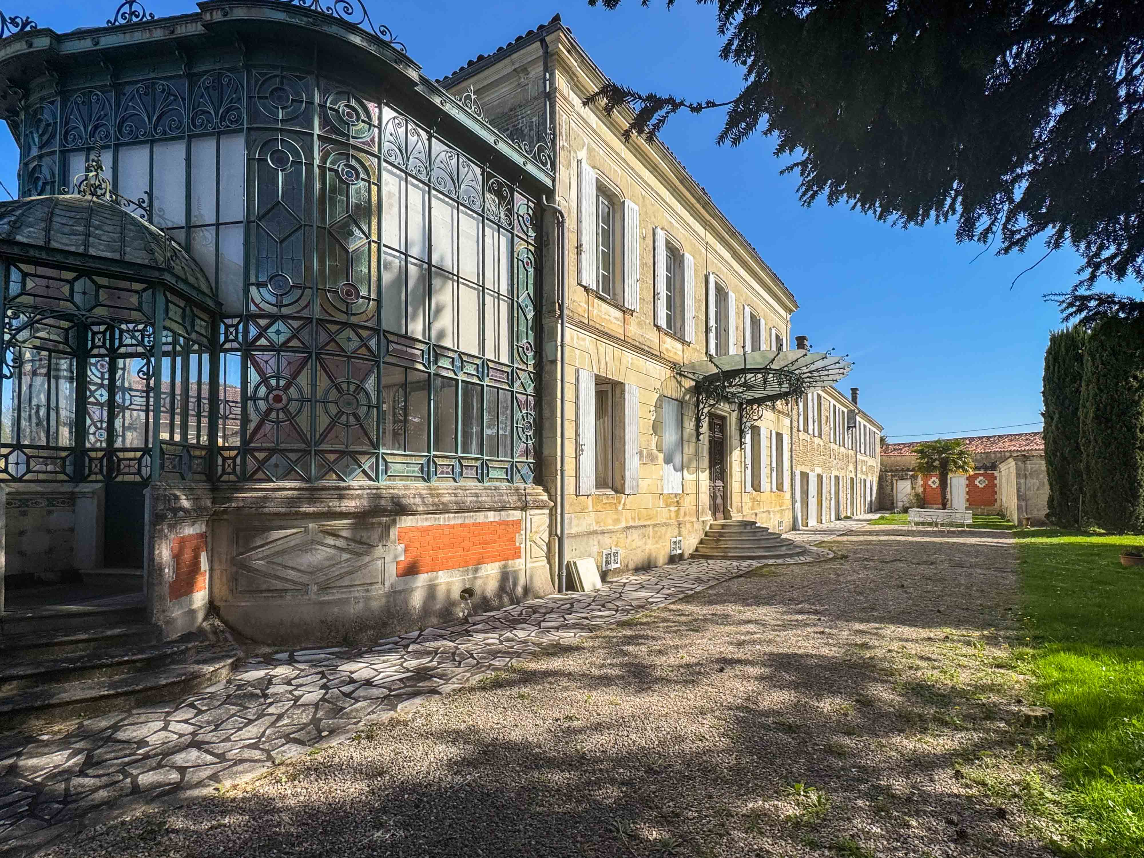 Propriété en France à vendre à Aumagne, Charente-Maritime - €879 800 - photo 