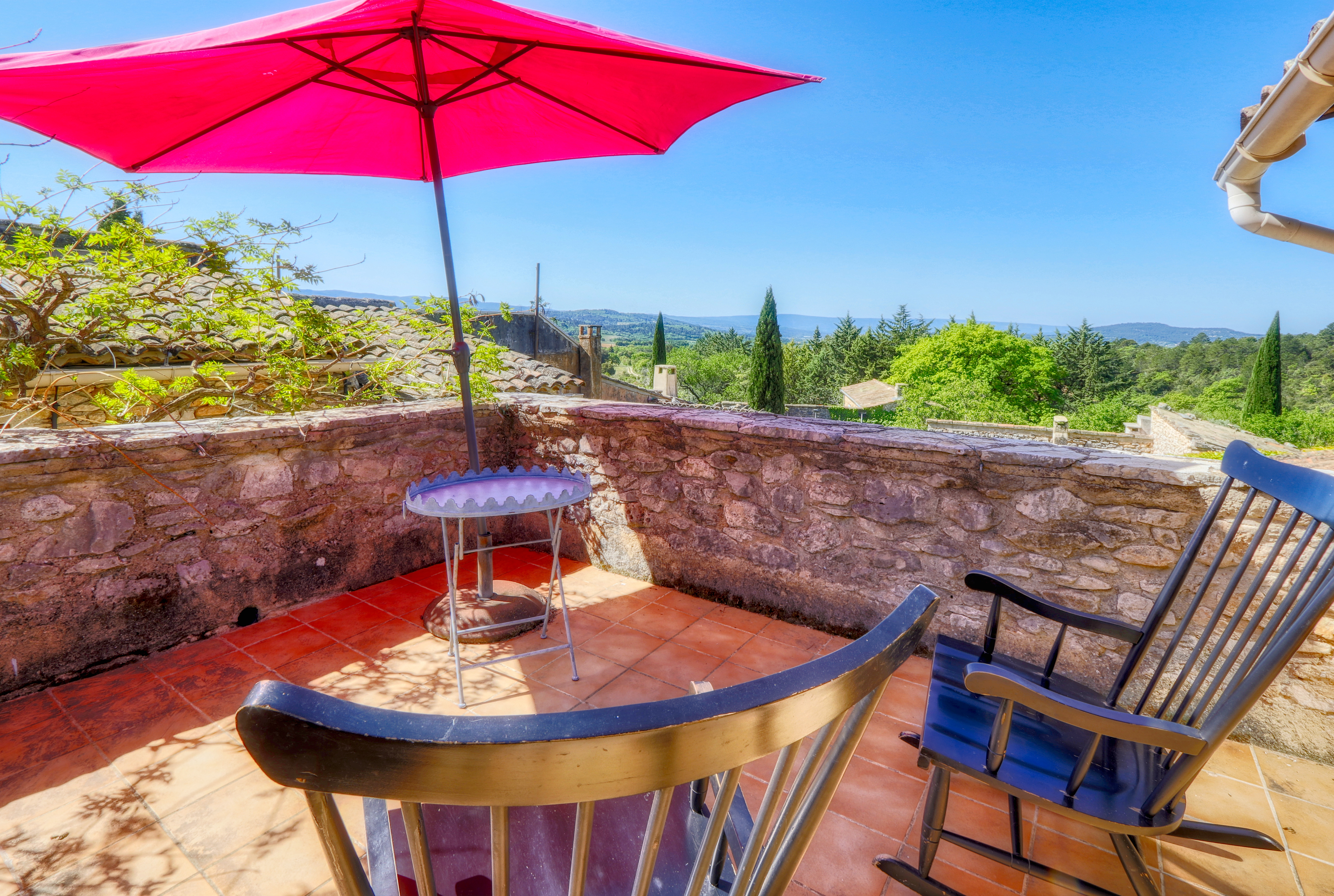 French property for sale in Villars, Vaucluse - €940,000 - photo 