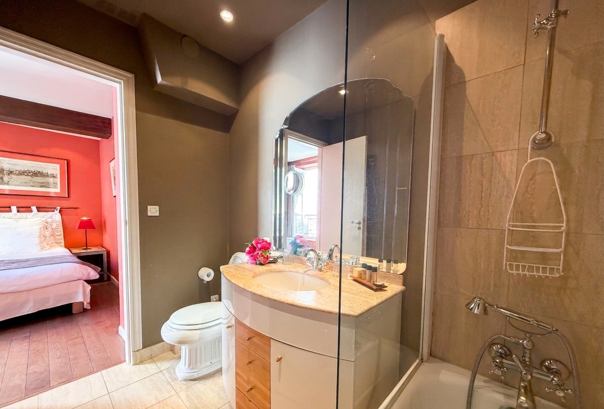 French property for sale in Paris 4e Arrondissement, Paris - €975,000 - photo 