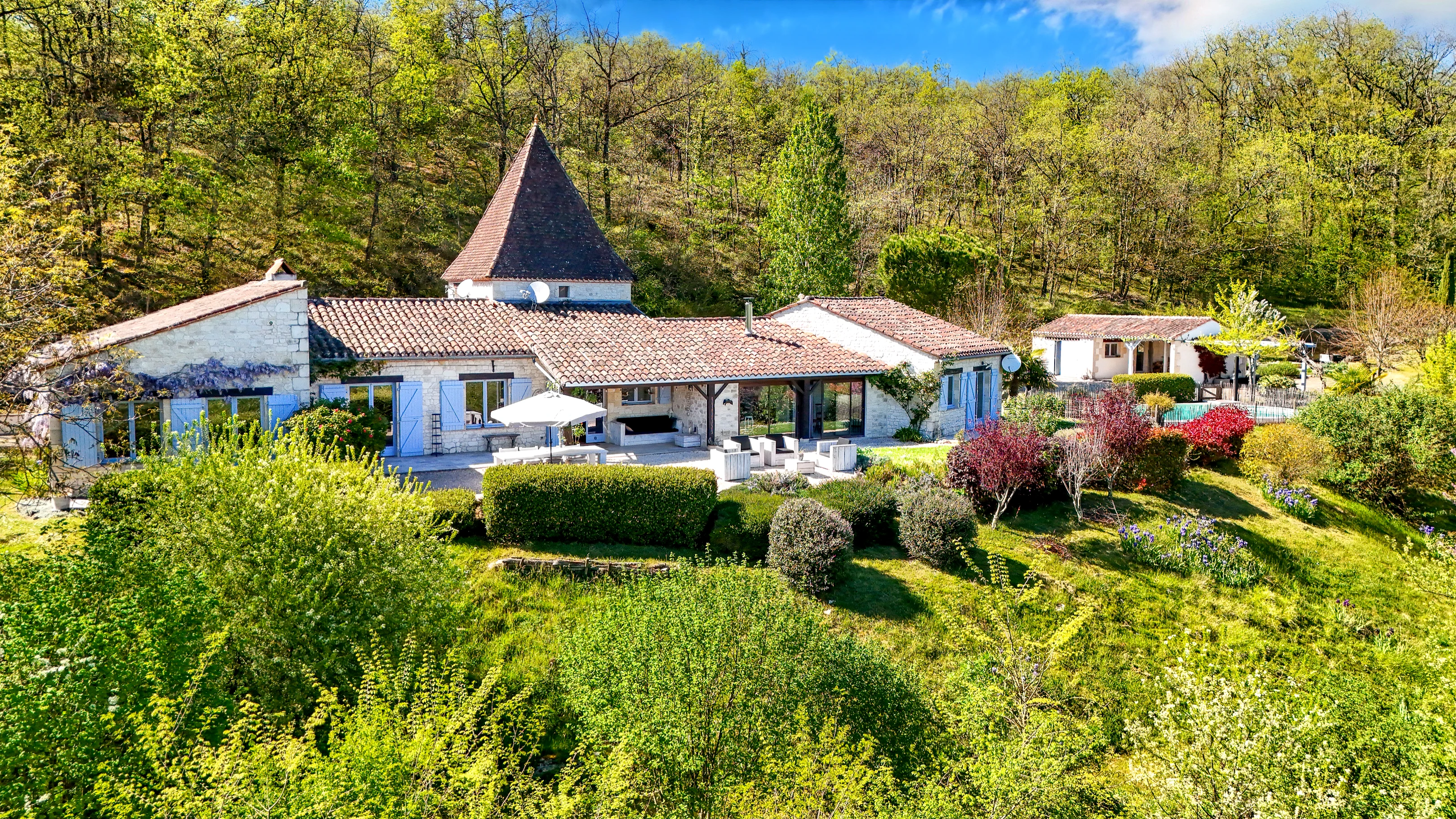 Propriété en France à vendre à Lendou-en-Quercy, Lot - €689 000 - photo 