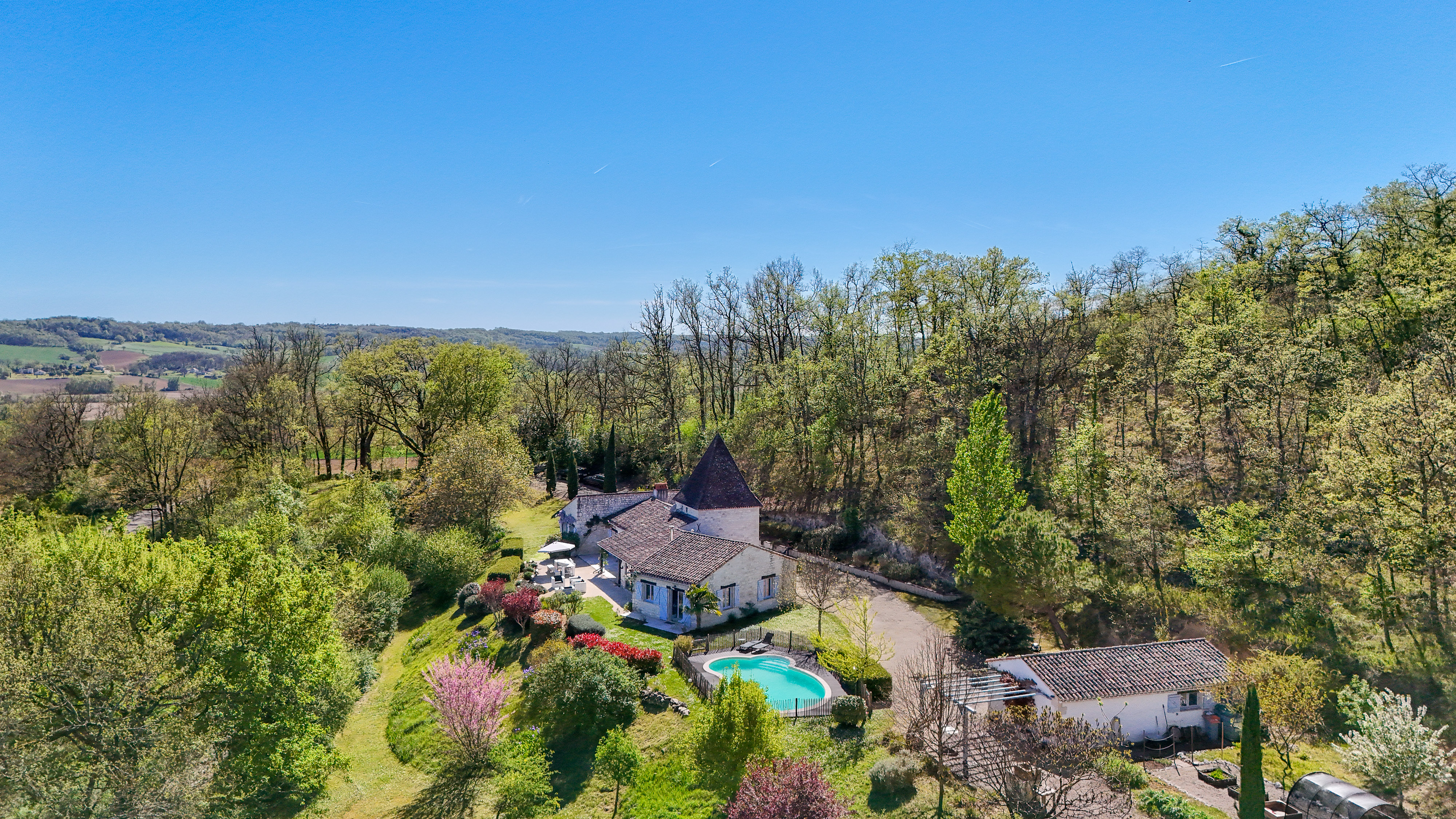 Propriété en France à vendre à Lendou-en-Quercy, Lot - €689 000 - photo 