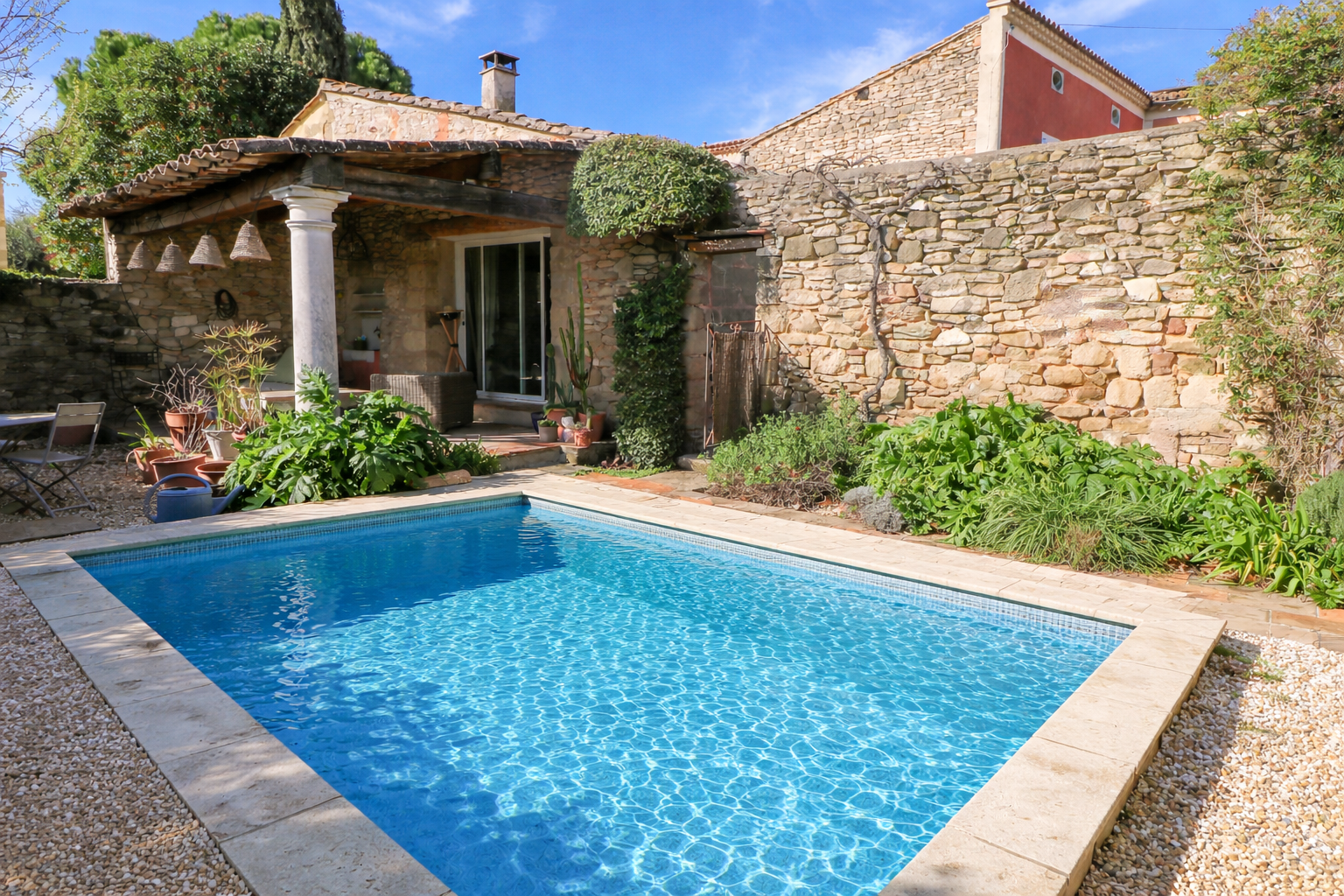 French property for sale in Saint-Quentin-la-Poterie, Gard - €735,000 - photo 