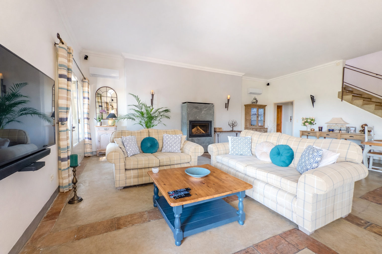 French property for sale in Neffiès, Hérault - €950,000 - photo 